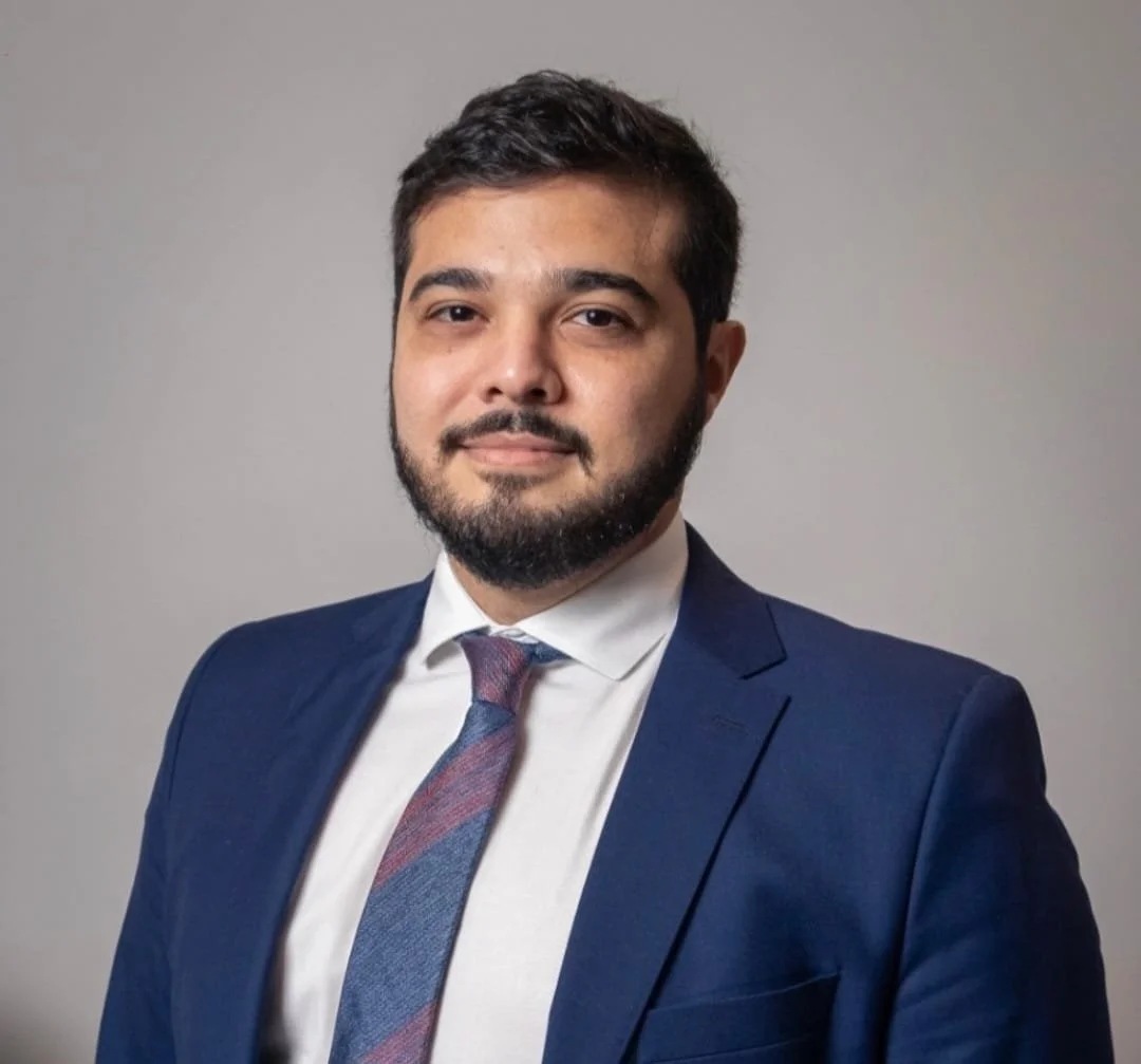 Quando a autoridade de bordo se sobrepõe à Justiça: os limites do poder do comandante no transporte aéreo de animais