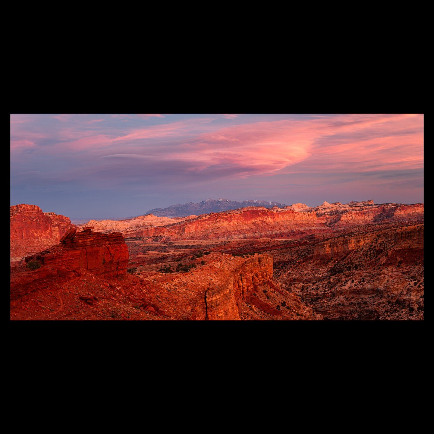 Sunset View, Capitol Reef National Park, 2021
https://www.lussierphotography.com/the-blog/sunset-view
It was an amazing light show.
.
.
. 
#nationalpark #mountains #sunset #alpenglow #capitalreefnationalpark