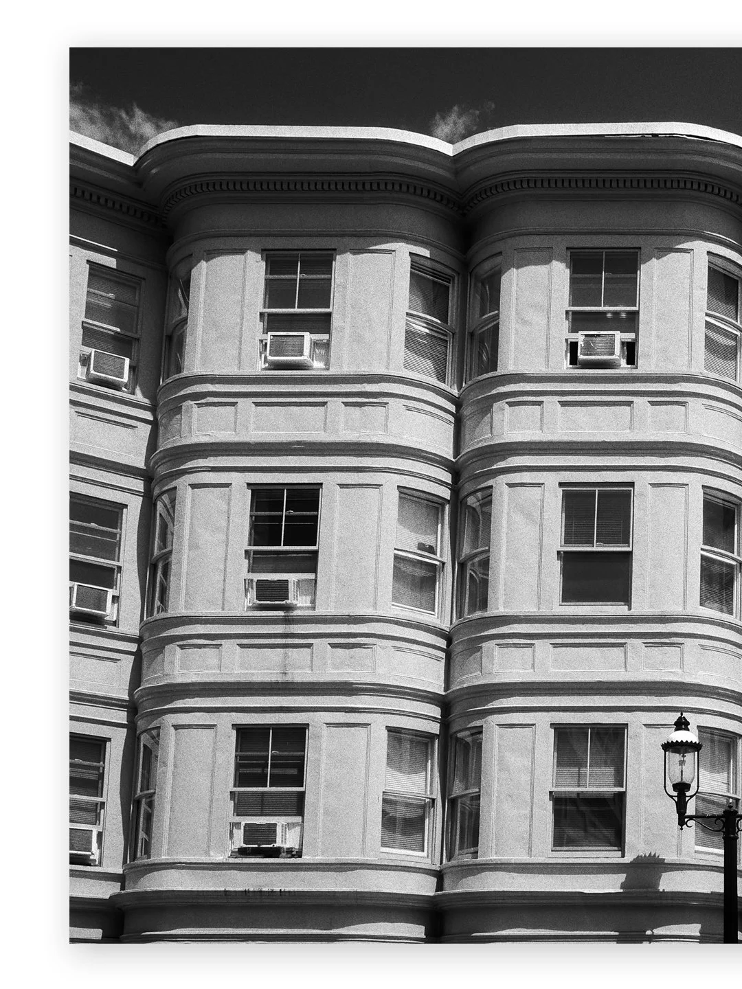 From a Lowell, MA photowalk last Saturday: the old boarding house, turned hotel, turned apartments.
.
.
.
#lowellma #lowell #blackandwhitephotography #architecturephotography #bw #bwphotography