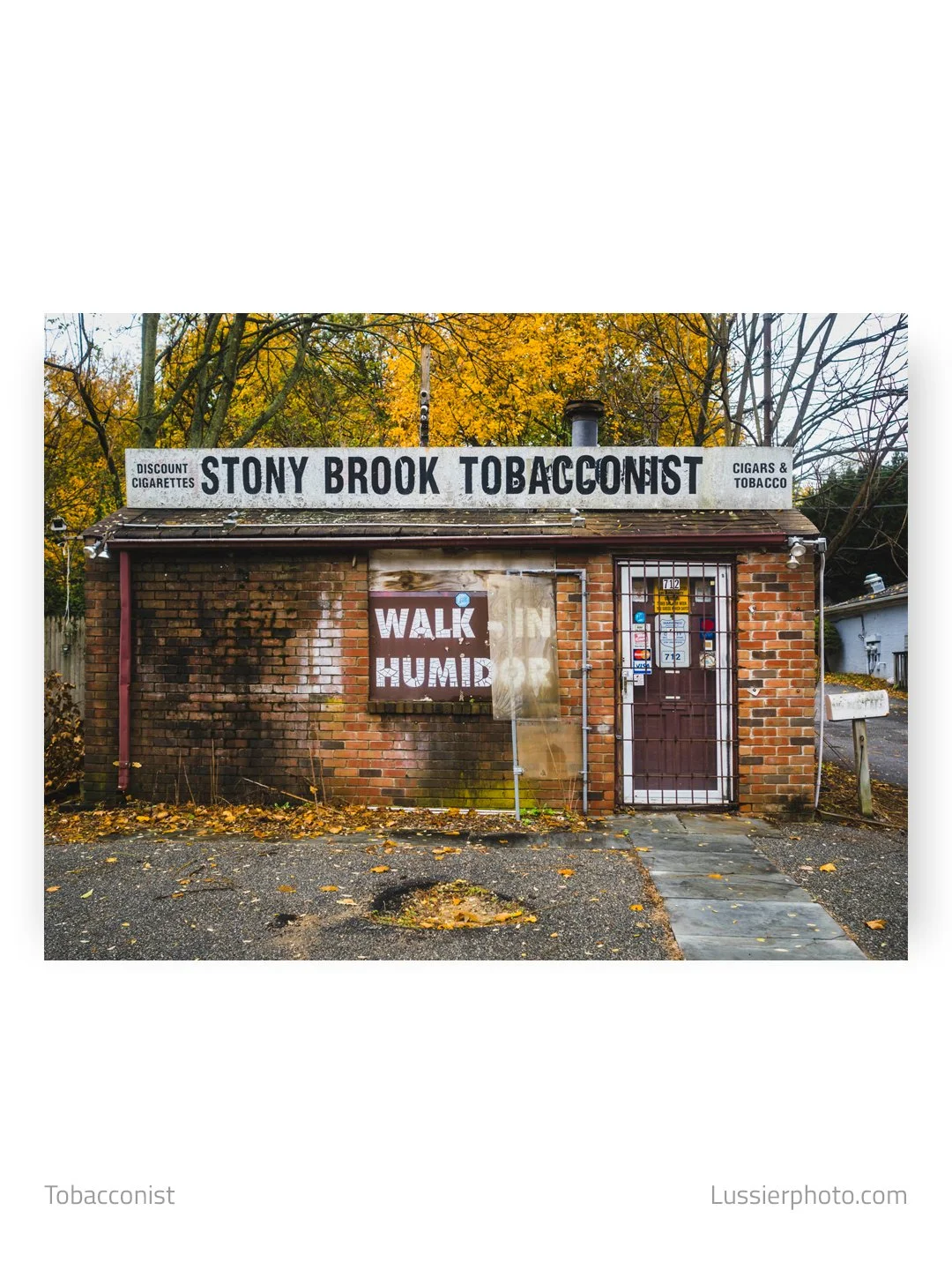 Stony Brook Tobacconist, Long Island
.
.
.
#longisland #abandonedlongisland #abandoned #urbex #urbexlongisland
