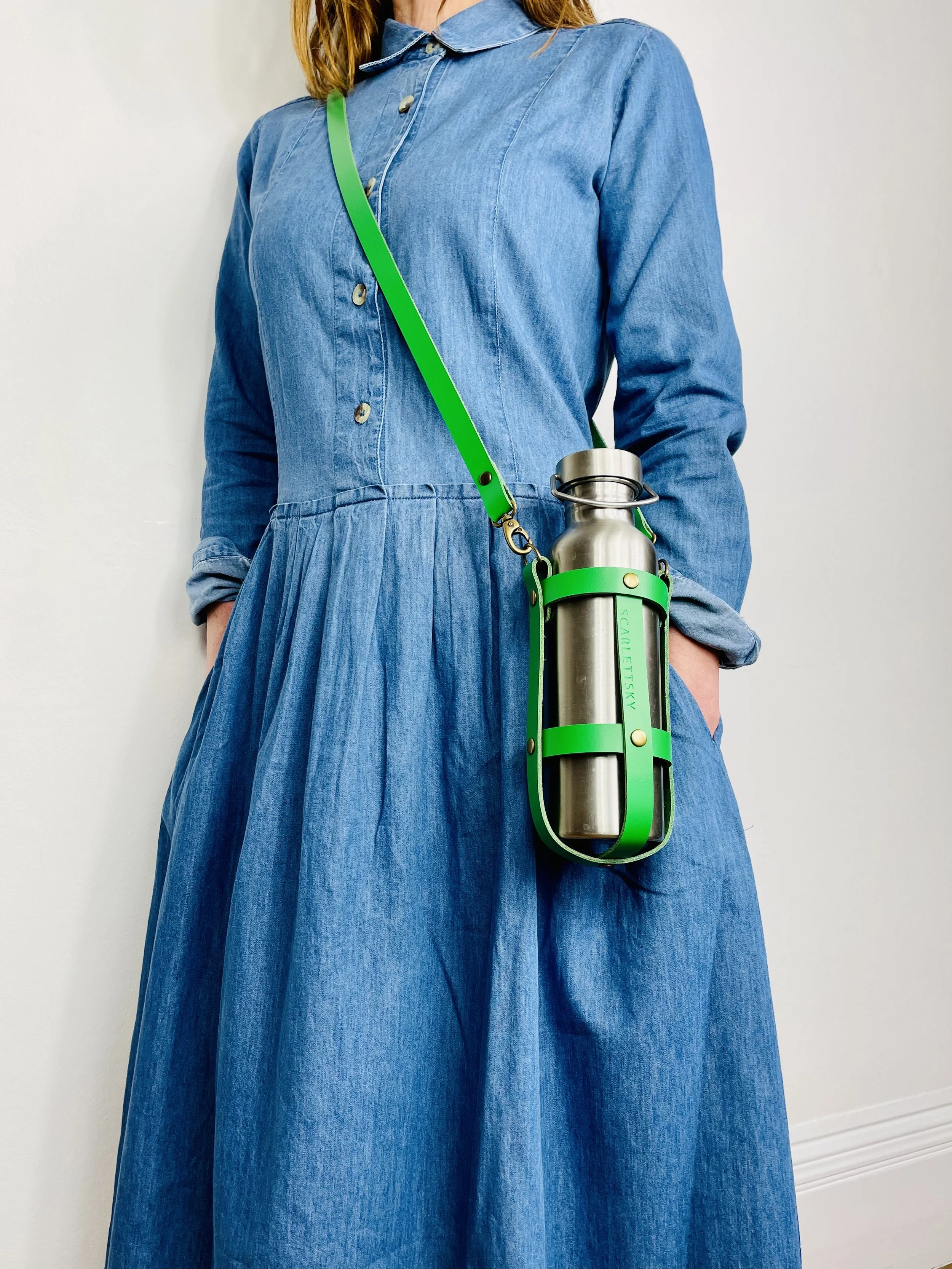 Leather bottle holder, Scarlett Sky.jpg