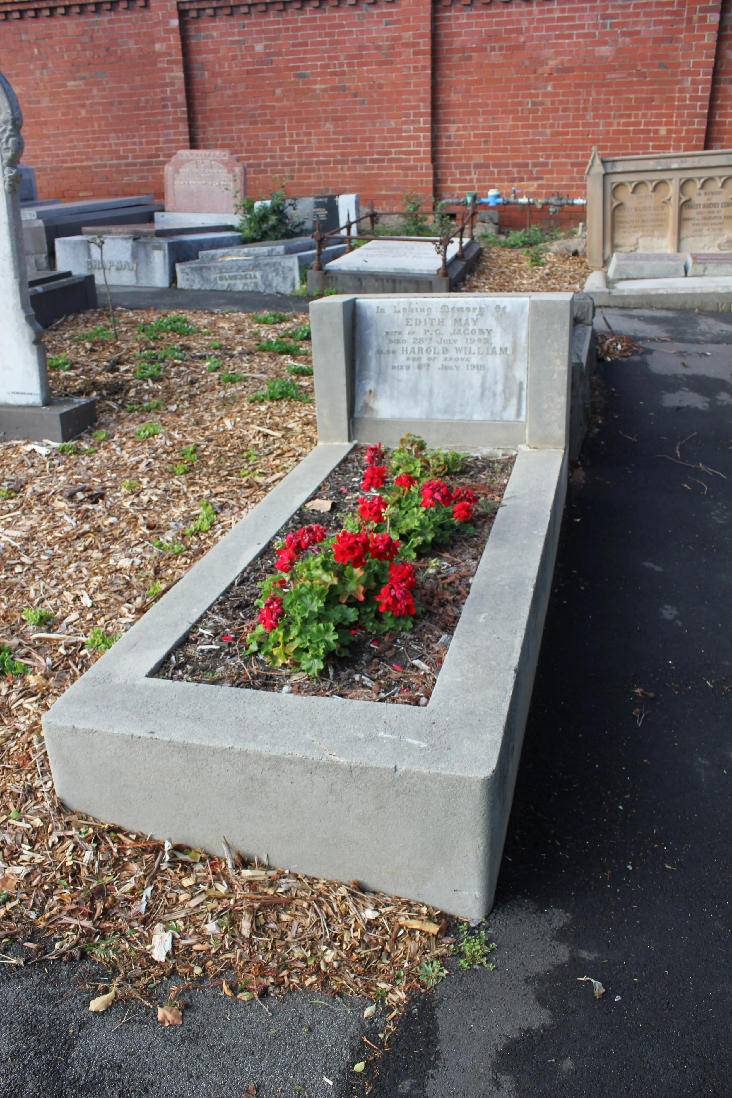 Kew Cemetery Horticulture (12).JPG