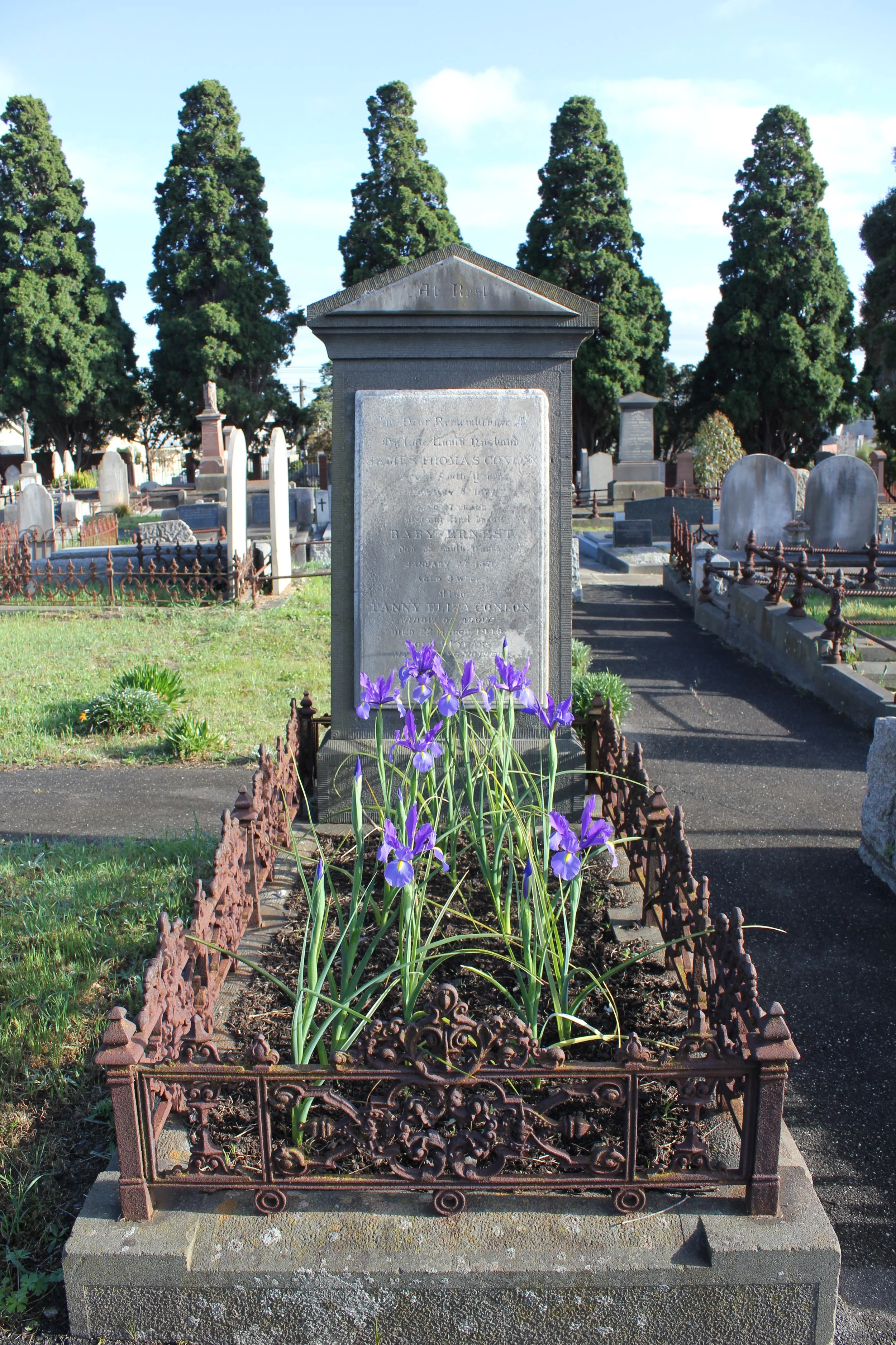 Kew Cemetery Horticulture (11).JPG
