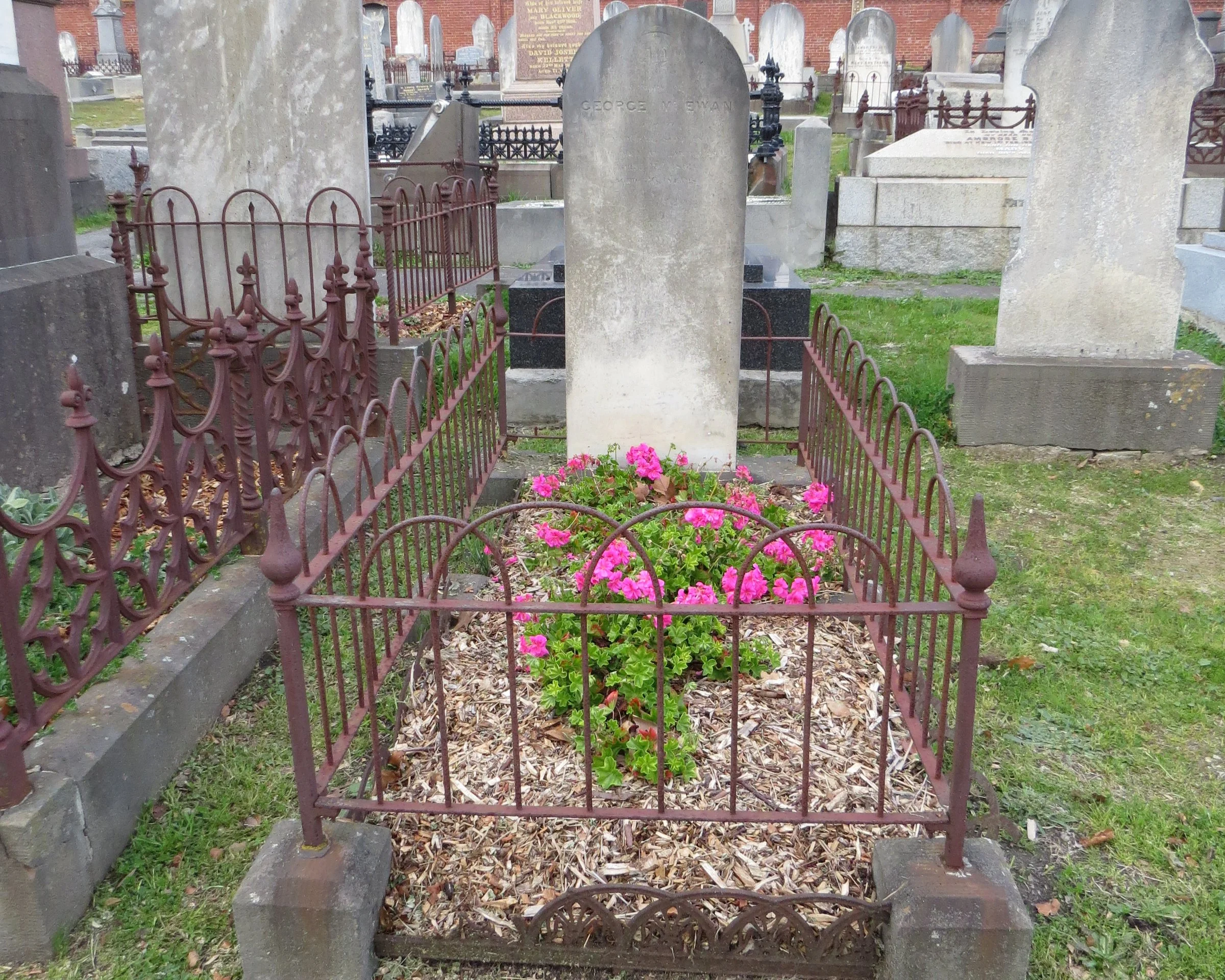 Kew Cemetery Horticulture (13).JPG