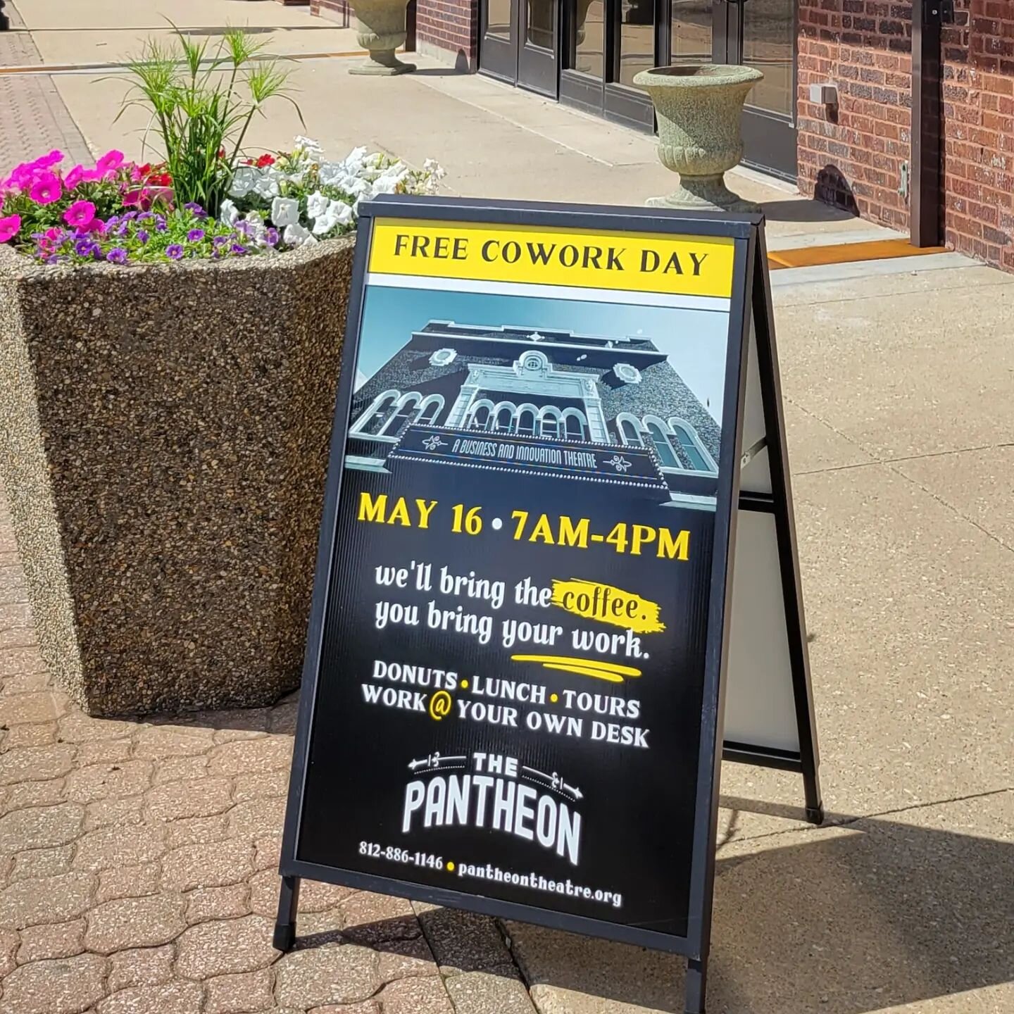 🚶&zwj;♂️Consider sidewalk signage during this time of year if your business gets a lot of foot traffic! 

🎭 @thepantheonvincennes is located right on Main Street on one of the busiest corners, so their iron A-frame gets a lot of attention throughou