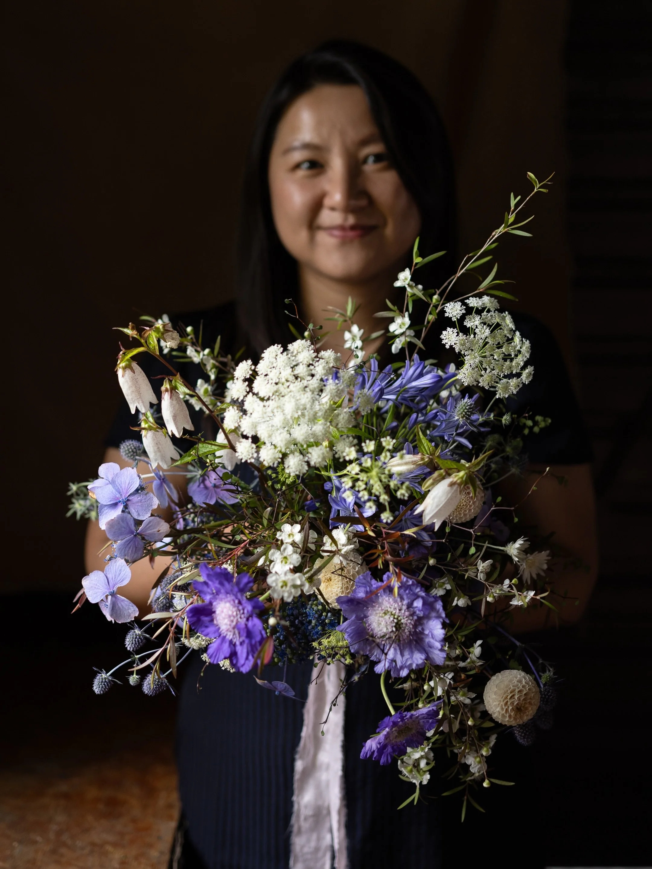 Six years ago I wanted to learn how to make the flowers I dreamt of. My heart was drawn to beautiful flowers that a few florists from other parts of the world were creating. Ones that have natural movement, space and life. Flowers that looked as if t