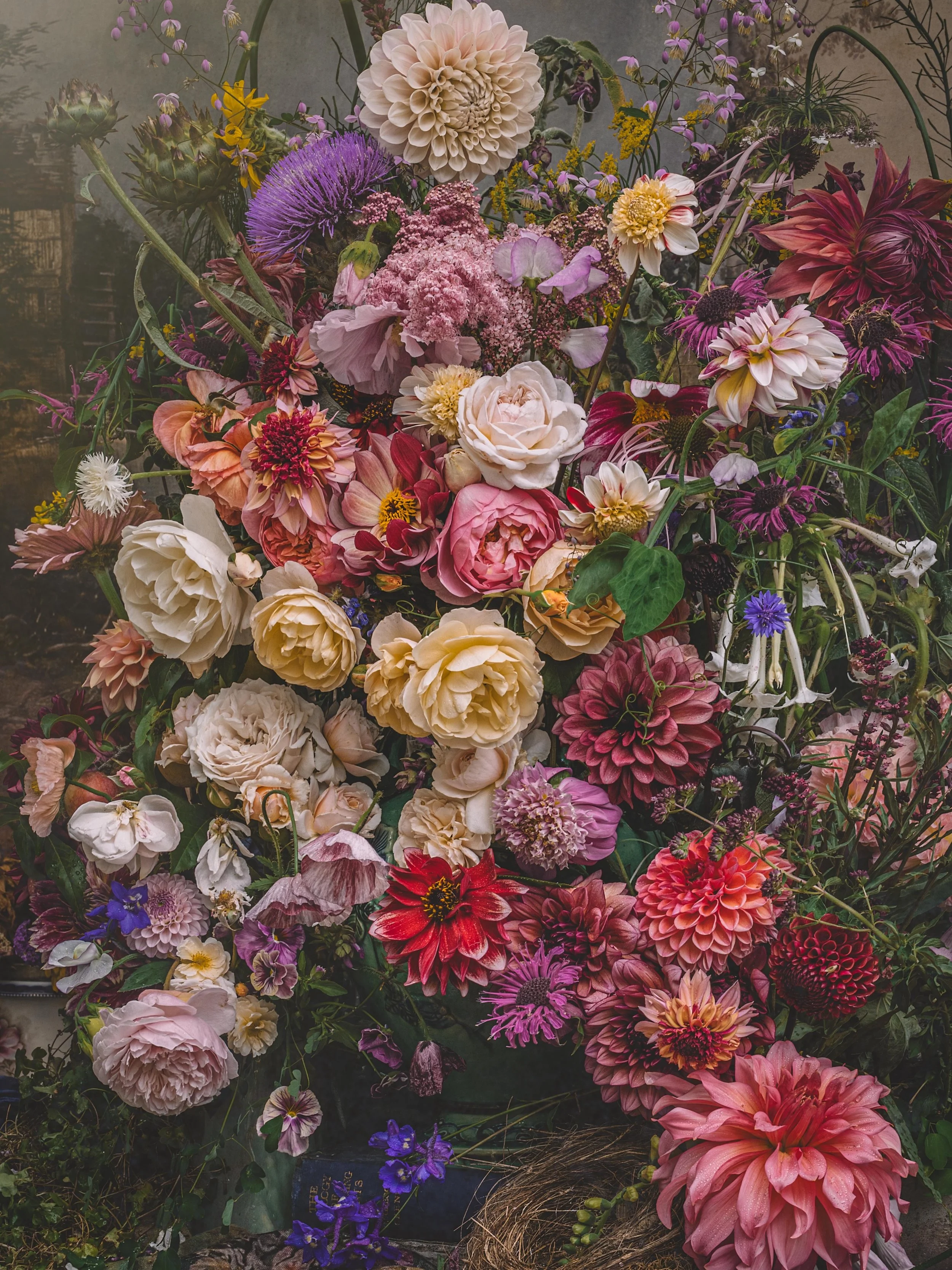 My two creative loves of flowers and flower photography are coming together for a workshop collaboration of dreams. This is the second of only two group workshops I will be offering this season. The first with @field0froses was so beautifully receive