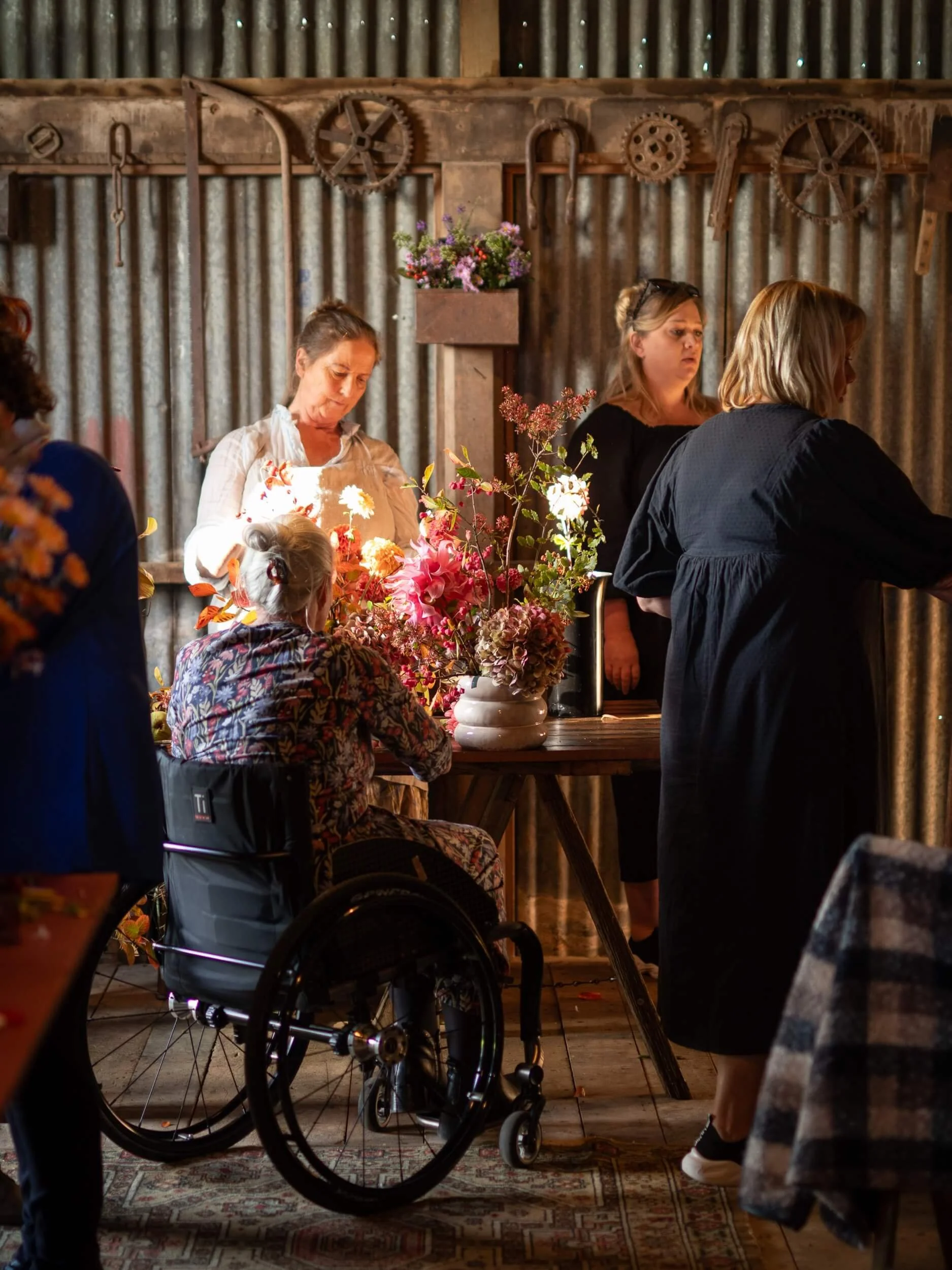 Floristry-workshop-autumn-flowers-christchurch-katherine-english-flora.jpg
