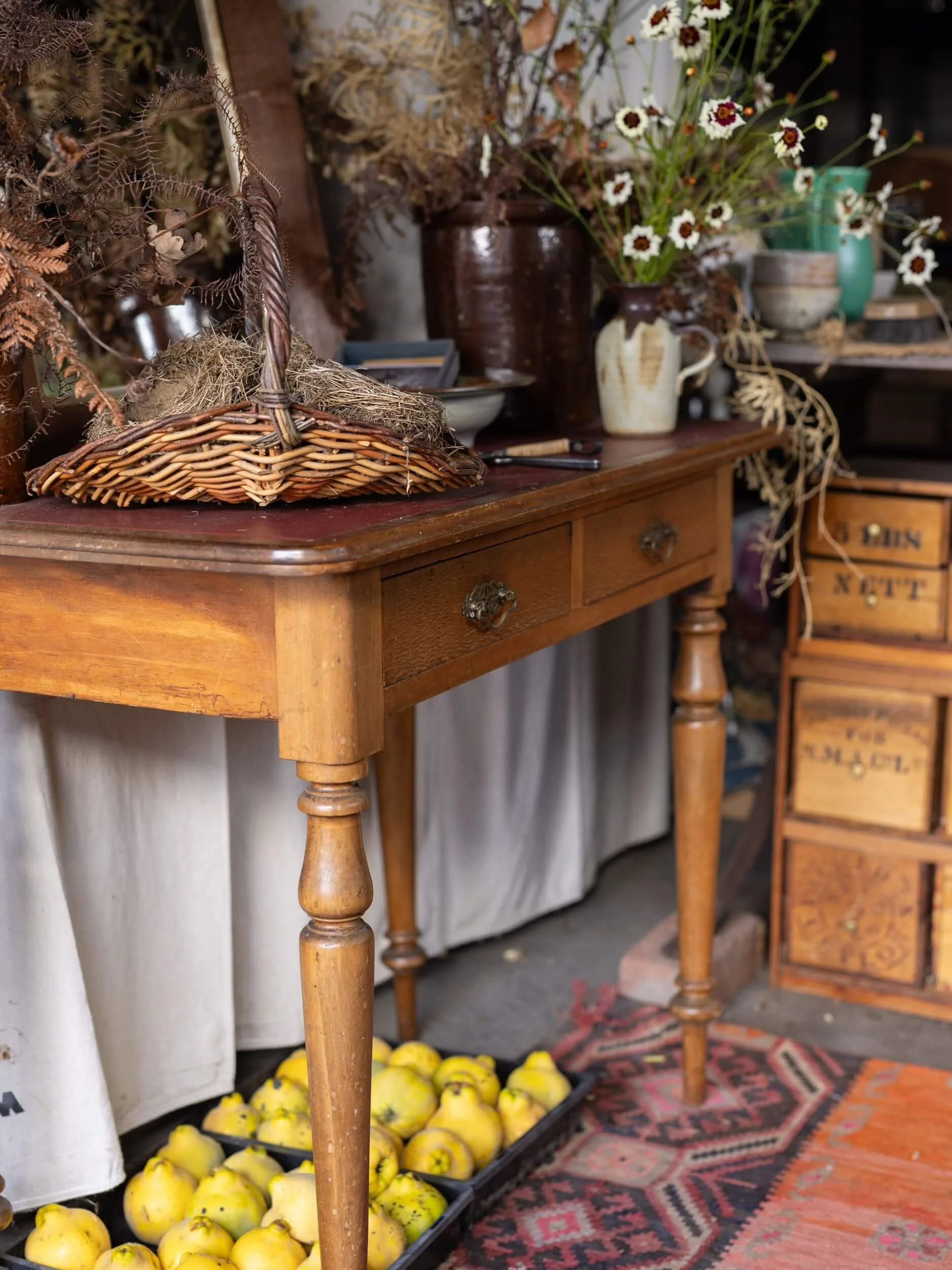 Vintage-florist-studio-collection-christchurch-katherine-english-flora.jpg