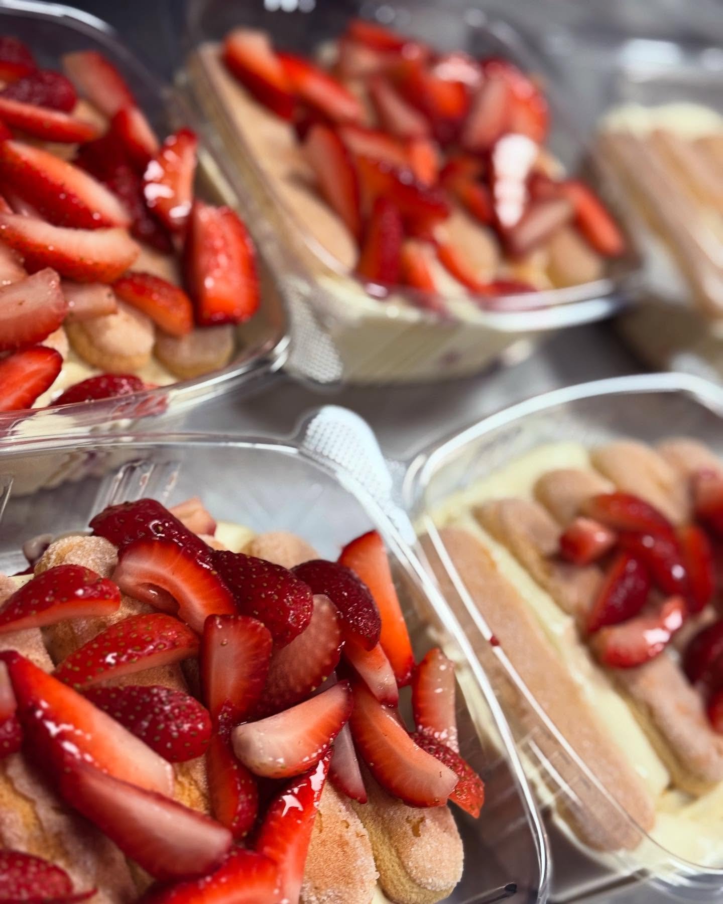 POV: first weekend of spring, you&rsquo;re going to your friend&rsquo;s house for dinner and you show up with this Strawberry Trifle, no dirty dishes waiting for you at home, and every last bit gone. 🍓 💙