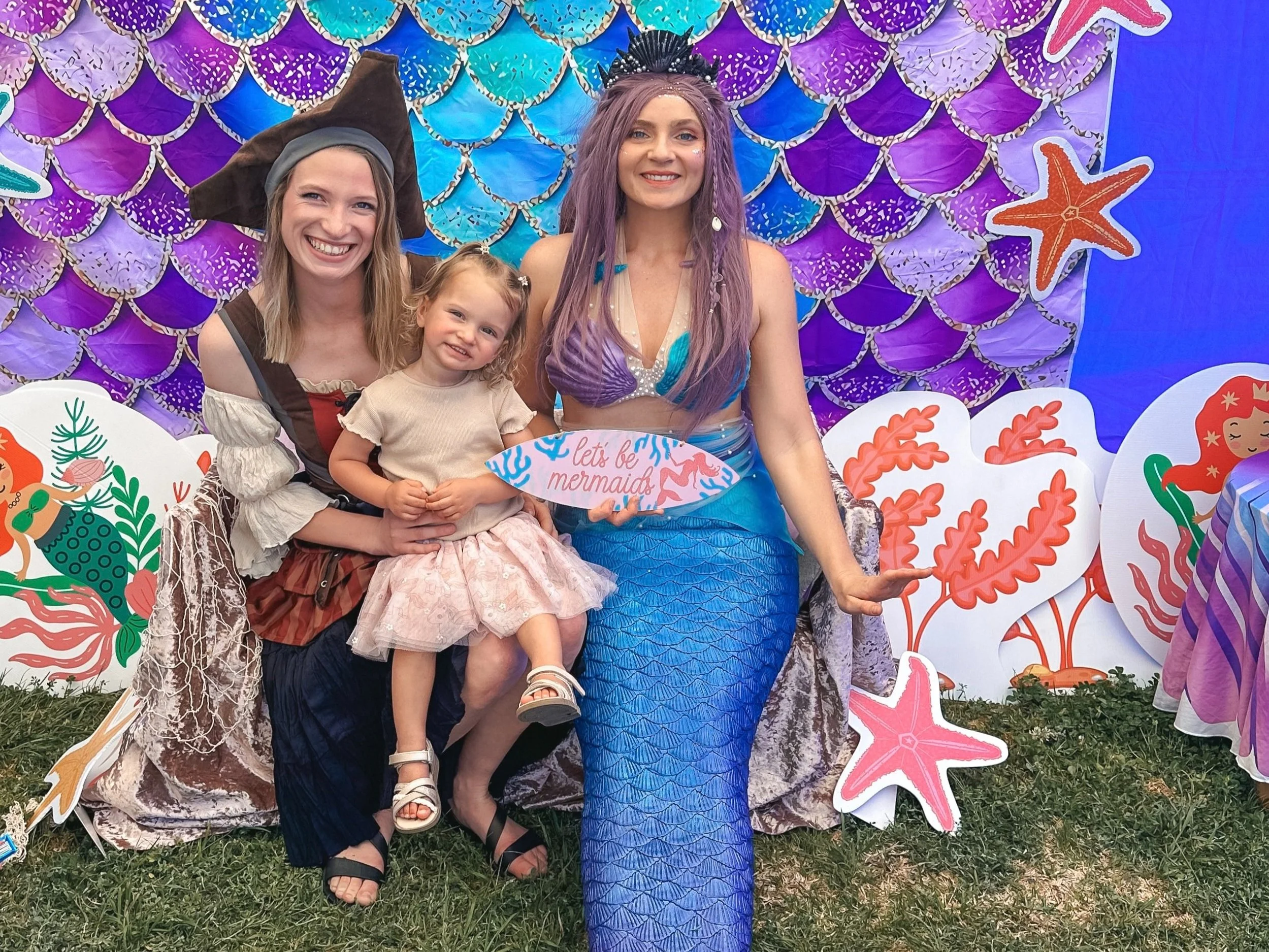 Marianna the Mermaid attends festival and market around Australia as entertainment