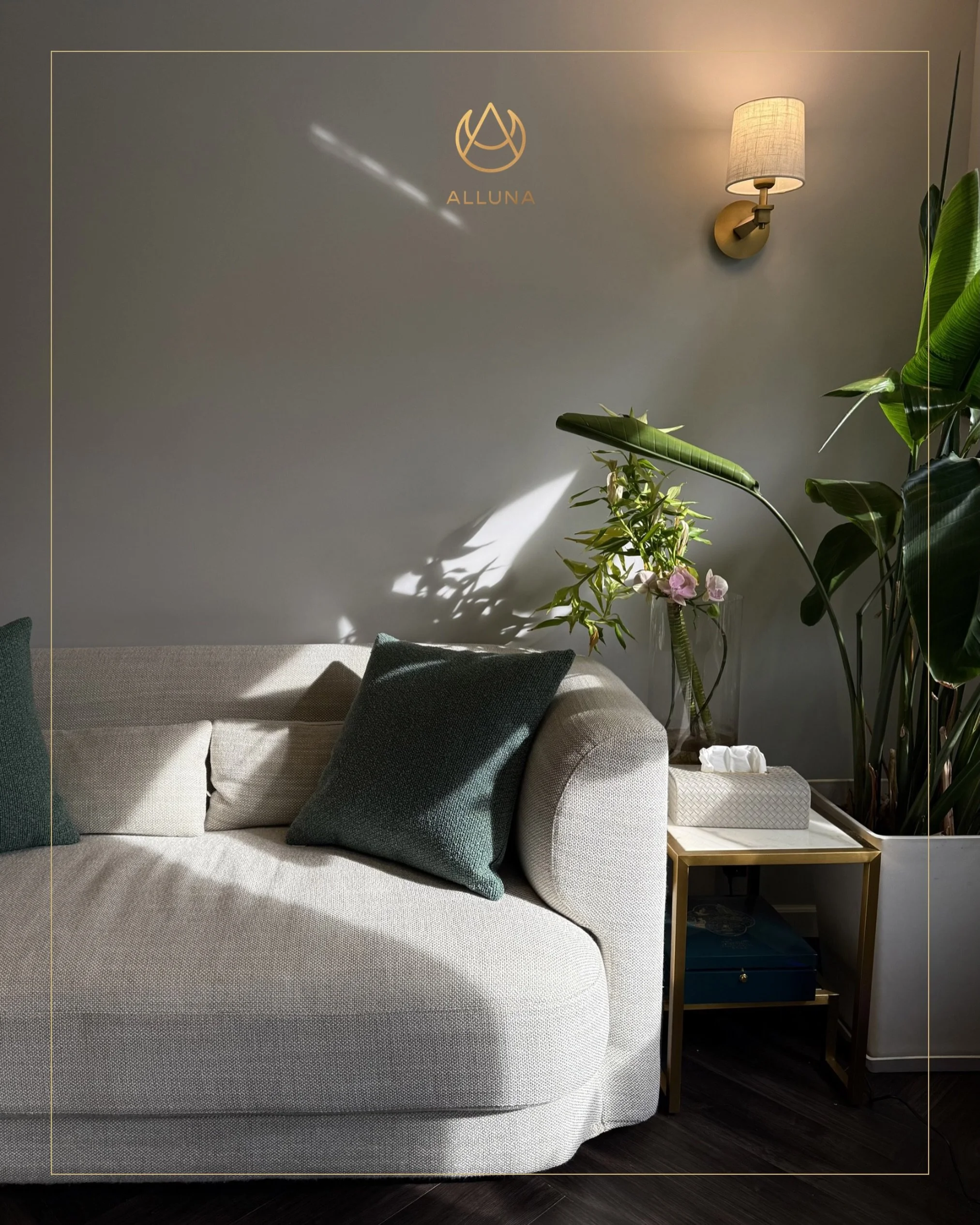 Light settles softly in our lounge, a quiet pause between the city and your next decision.

Here, visits unfold one at a time in our single consultation‑and‑treatment room, beginning with a doctor‑led assessment of your concerns, history, and goals b