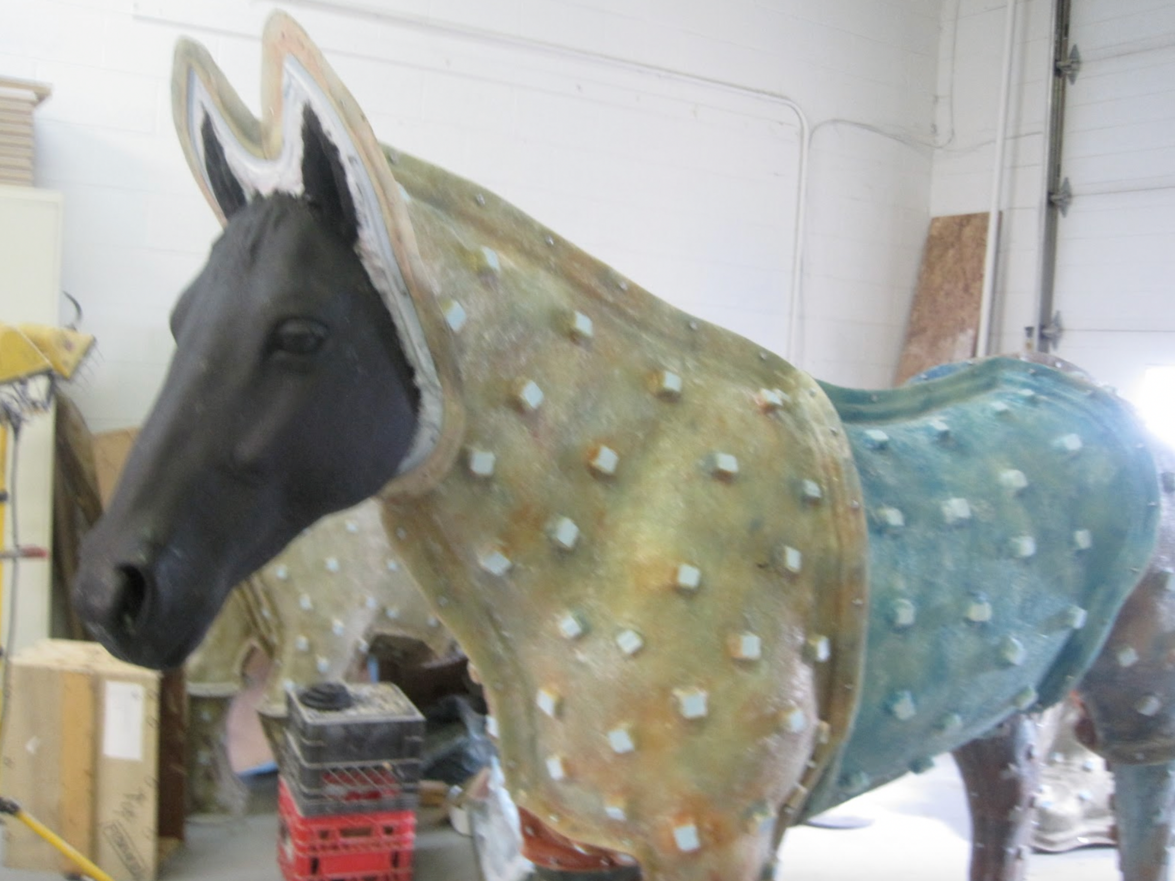  The Quarter Horse mold has been completed and the first fiberglass model begins to emerge from it. &nbsp;Once complete all the internals will be added (cecum, right and left ventral colon, right and left dorsal colon,section of small intestine, left