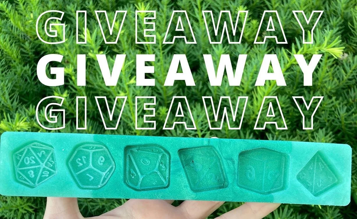 W❗️N this B grade mold

Follow me @loopcoopshop 

Comment any emotes

Enter on Twitter for an extra entry 

#loopcoop #loopcoopshop #pronounpins #pronounmold #green #greenmolds #bgrade #silicone #siliconemolds #siliconemoulds #pronounsmatter #pridemo