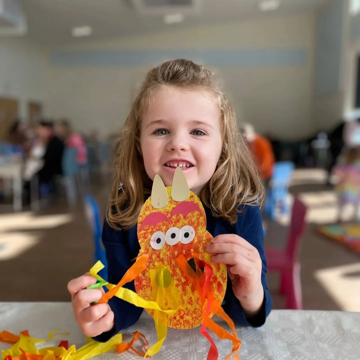 Happy faces.... We love those!
Letting your kiddos get creative is great for their motor skills, decision making, and for their wellbeing too! 

#childrensparties #kent #tonbridge #tunbridgewells #sevenoaks #art #craft #activiesforkids #getcrafty #mu