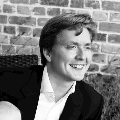 "Destacando el papel vital del SSP en la eficiencia programática" por Pierce Cook-Anderson, Country Manager UK y NL, en Smart AdServer