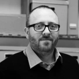 "Destripando el ecosistema publicitario de Apple ", por Ciaran O’Kane, CEO of WireCorp