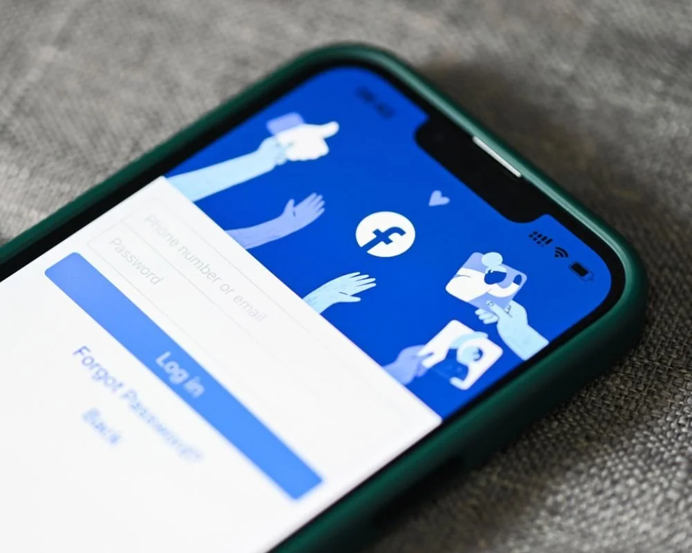 Meta suspende el entrenamiento de su IA con datos de usuarios en Europa