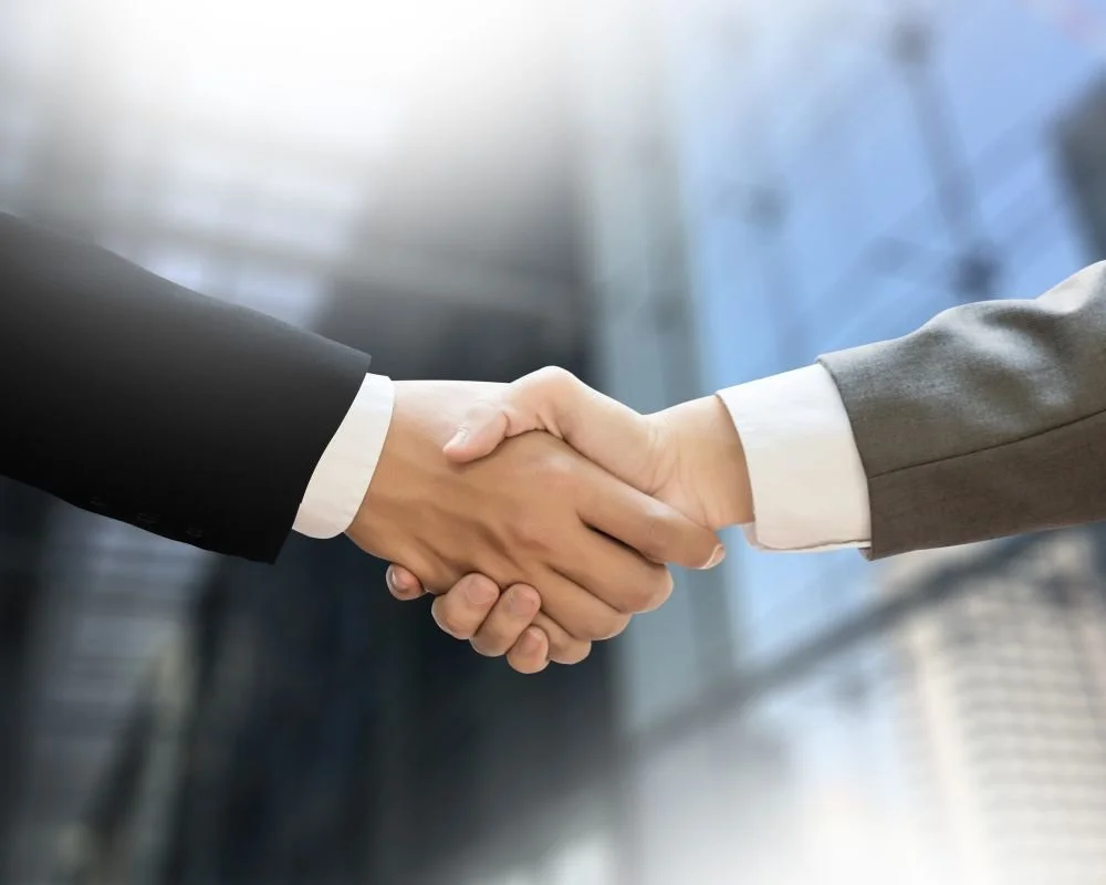 Las operaciones M&amp;A aumentan en 2024, pero los expertos aconsejan cautela ante los retos futuros
