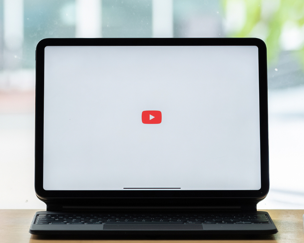 YouTube gana peso en GEO y ya aparece en el 29,5% de los Google AI Overviews