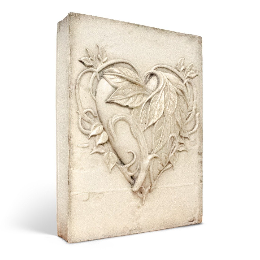t639-ivy_heart-angle.jpg