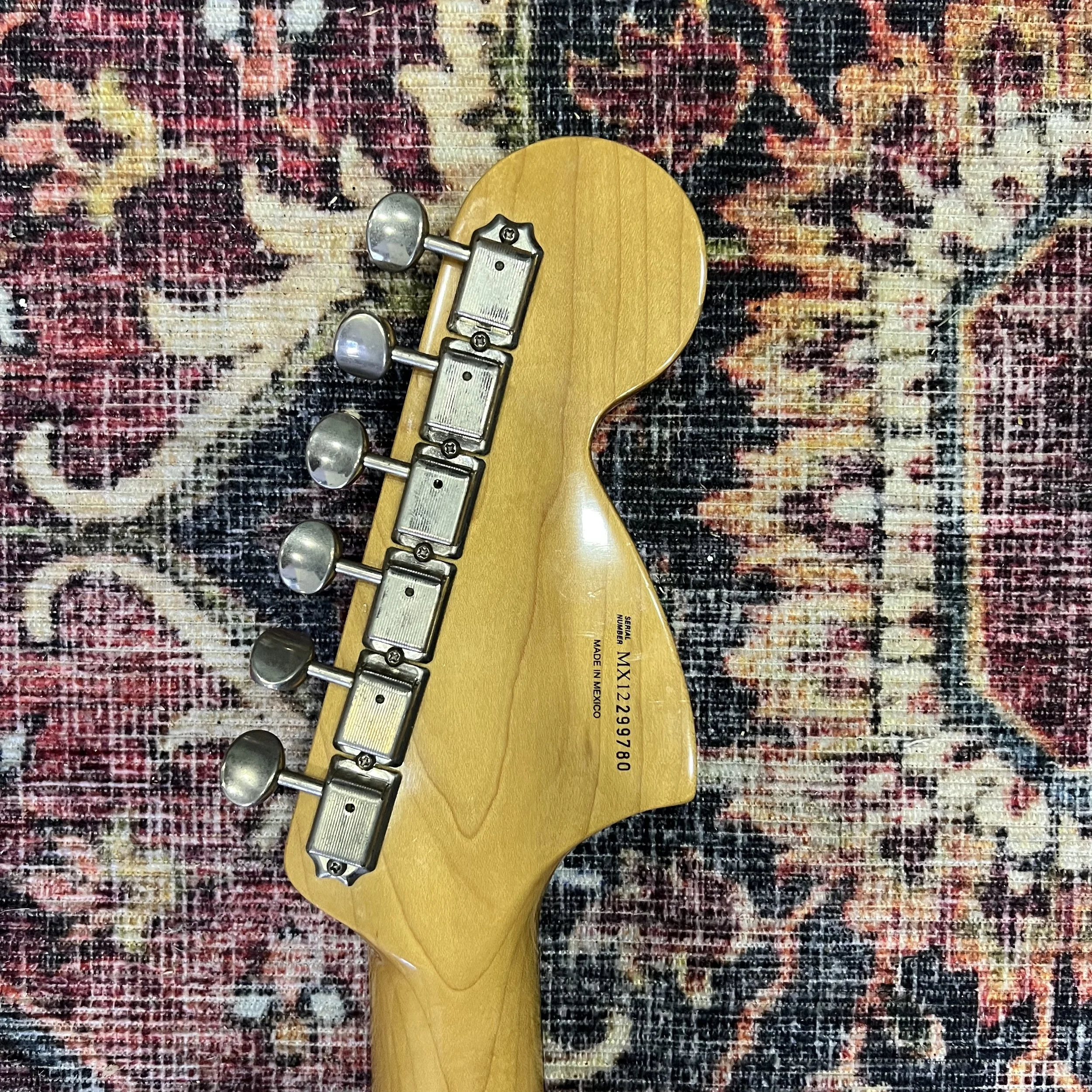 Fender-Super-Sonic-BlackGrey-Sparkle-012.jpeg