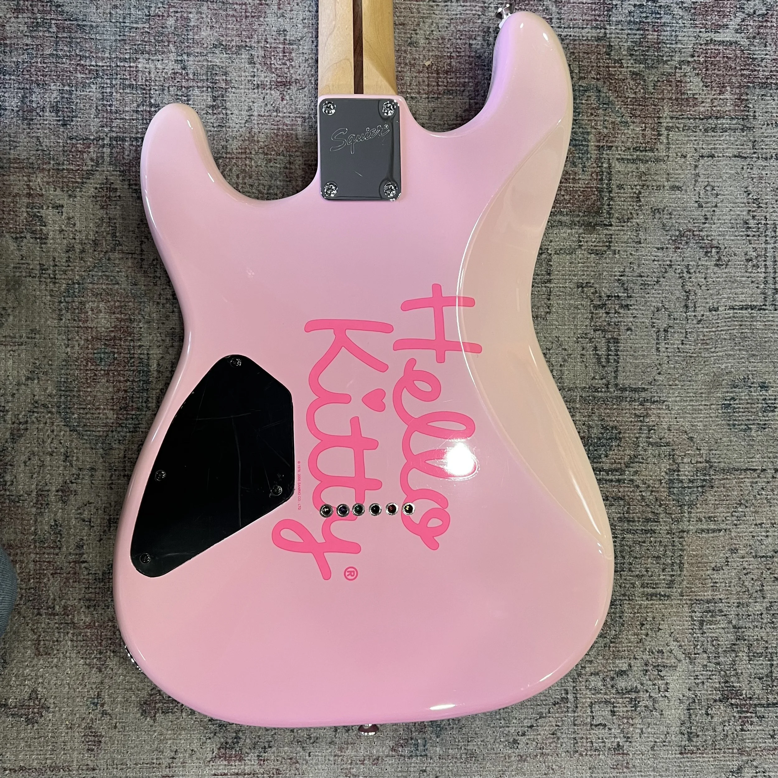 Squier-Stratocaster-AffinitySeries-HellokittyFirstYear2005-Pink-Electric-Guitar-012.jpeg