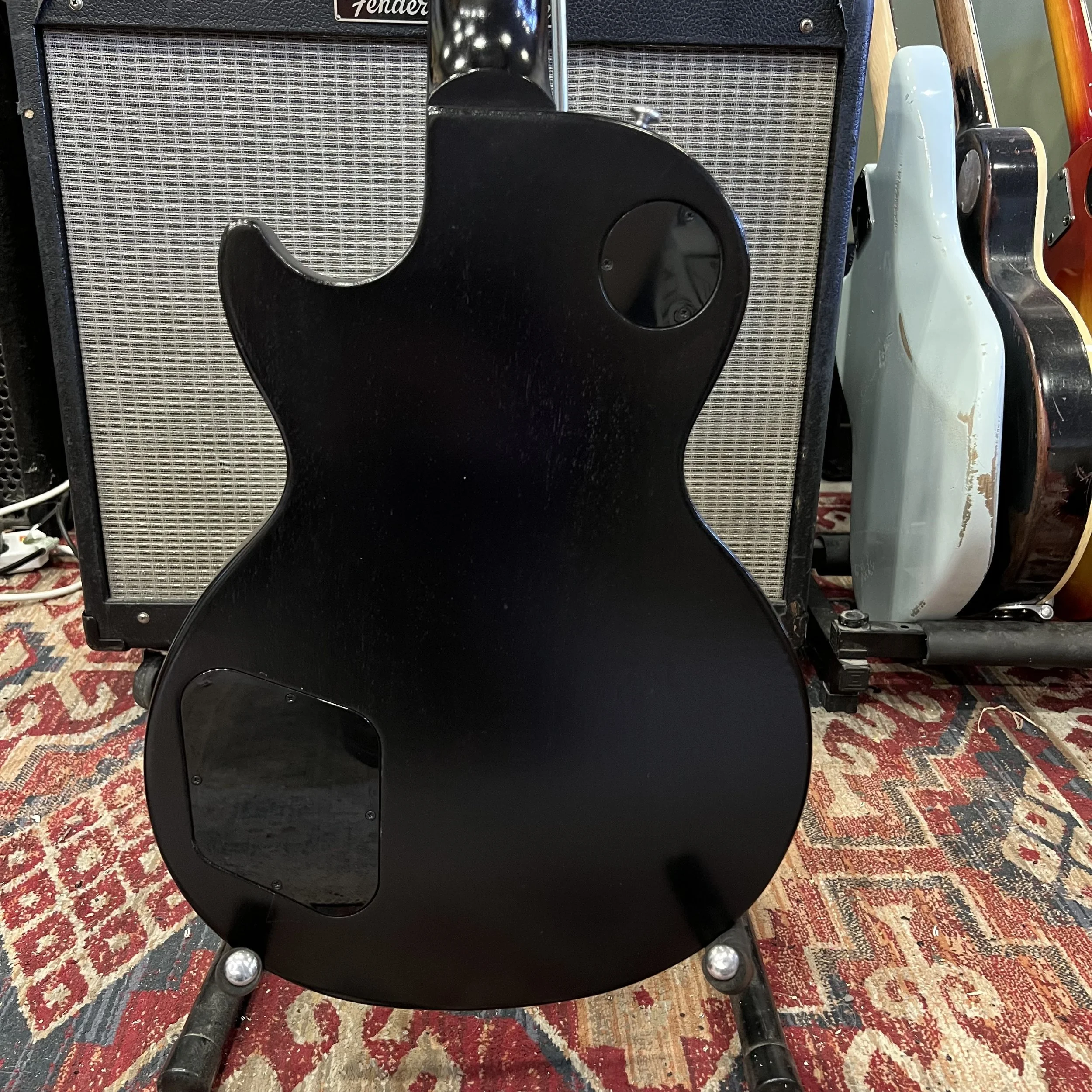 Gibson-LesPaulSpecial-Black-06.jpeg