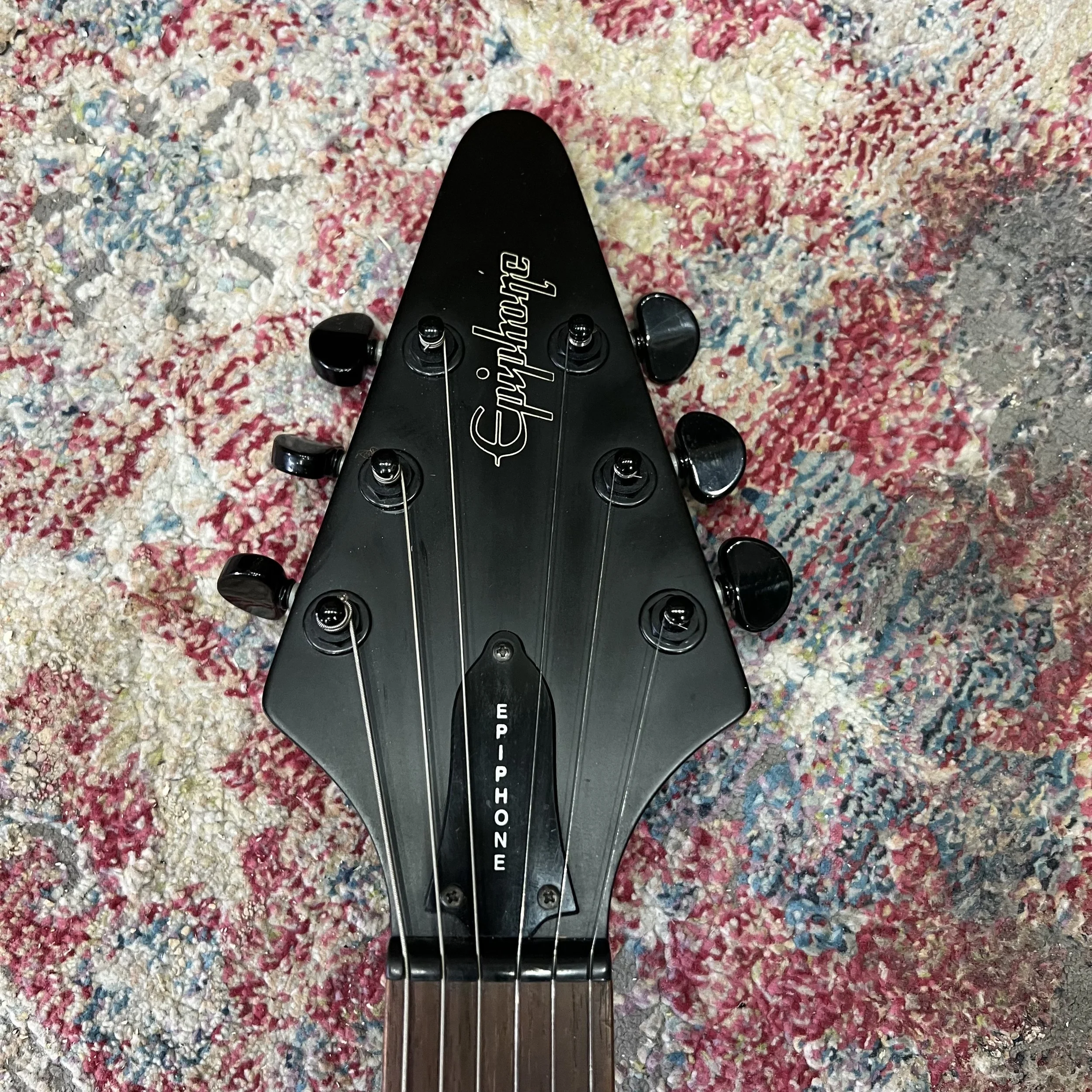 Epiphone-Flying-V-Black-06.jpeg