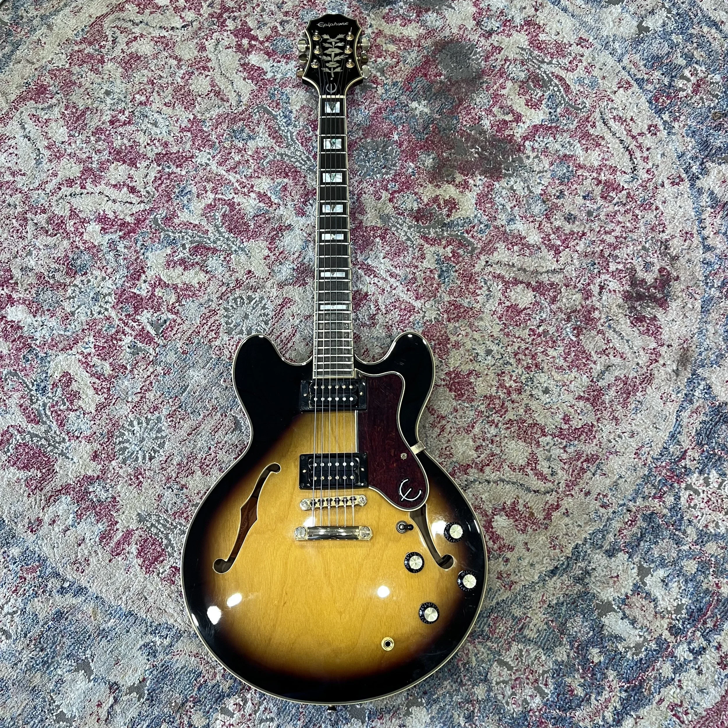 EpiphoneSheratonProIIVintageSunburst_01.jpeg