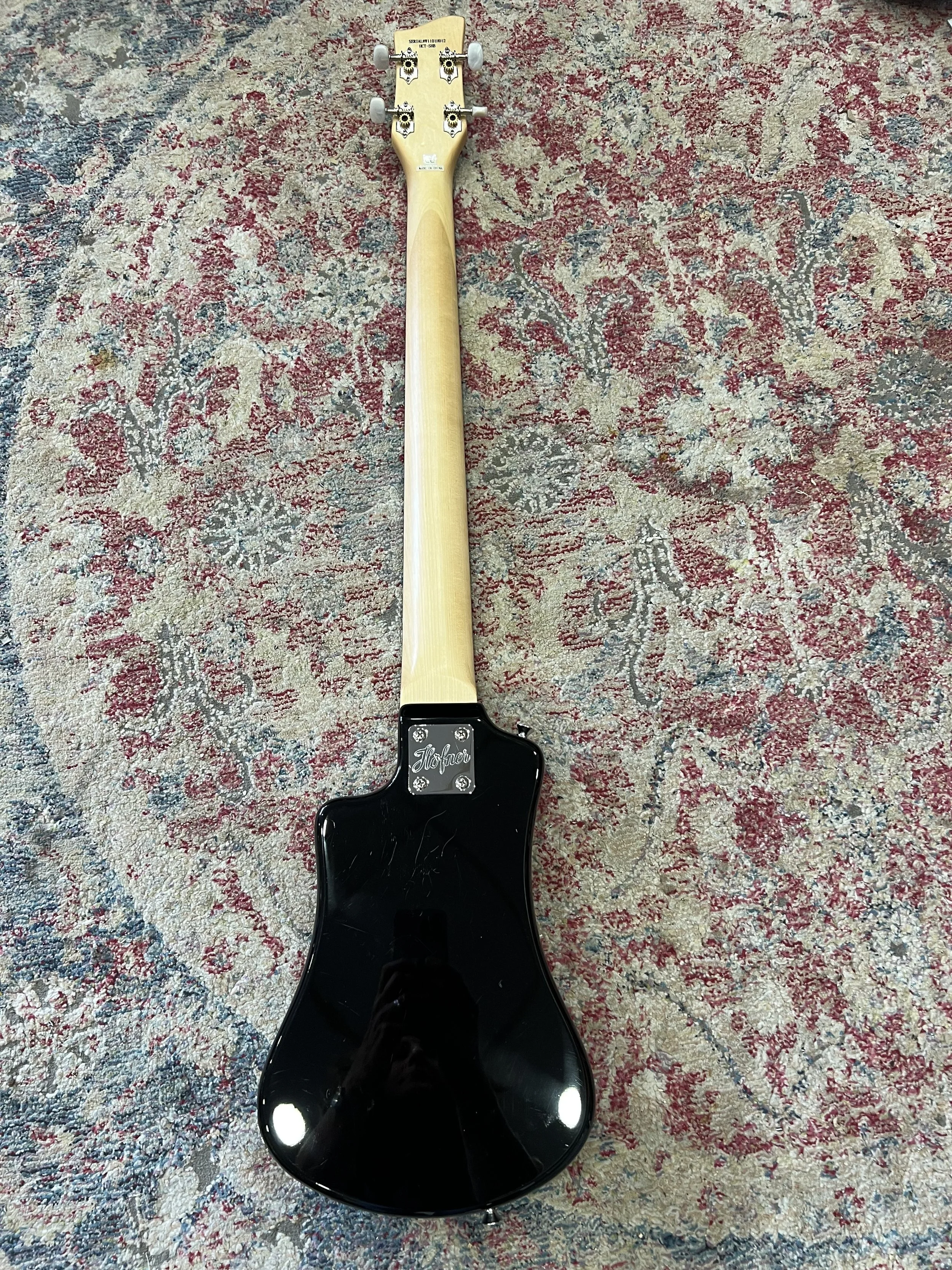 Höfner-Shorty-Bass-Guitar-Black-09.jpeg