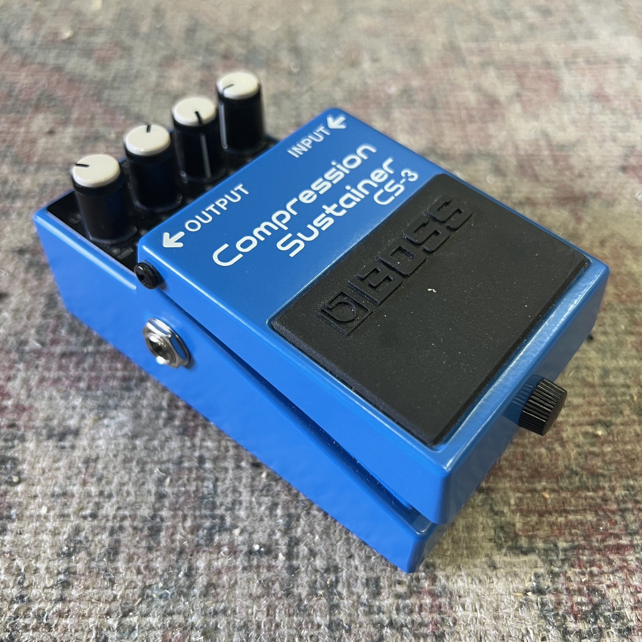 BOSS-compression-sustainer-CS3-guitar-effects-pedal-blue-05.jpeg