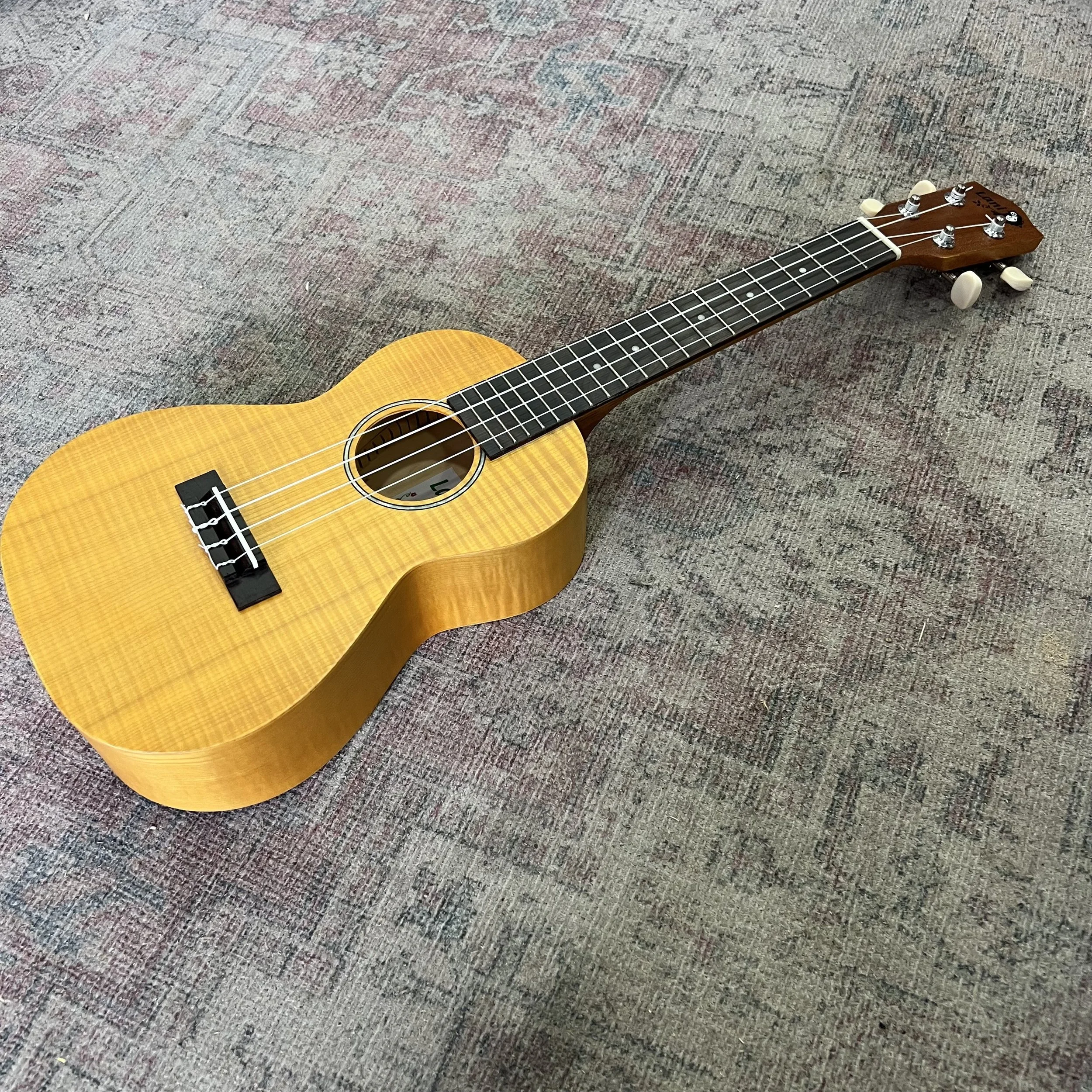 Lani-ukulele-concert-LC55MO-tweed-case-05.jpeg