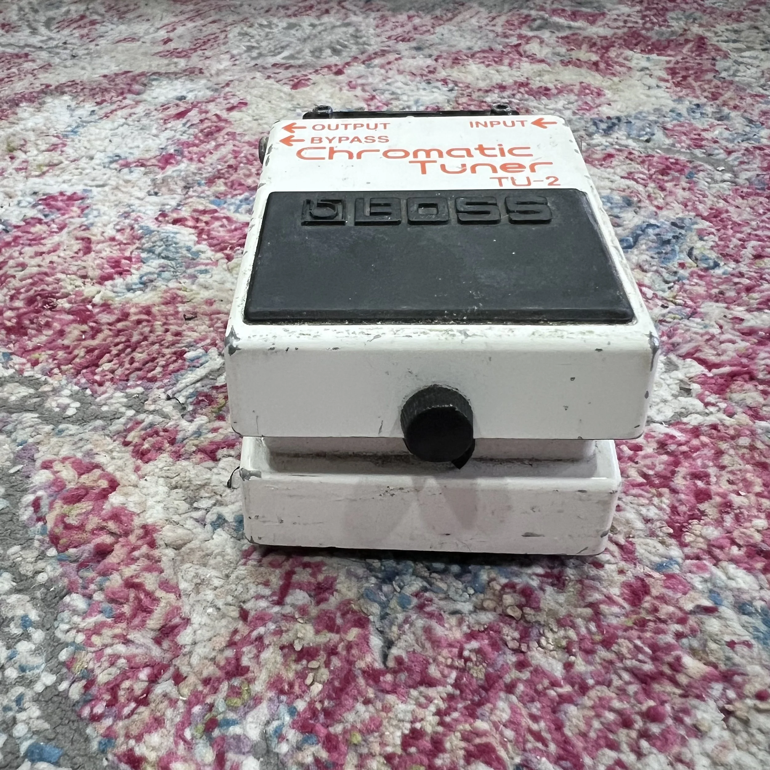 BossTU-2ChromaticTunerWhite_04.jpeg