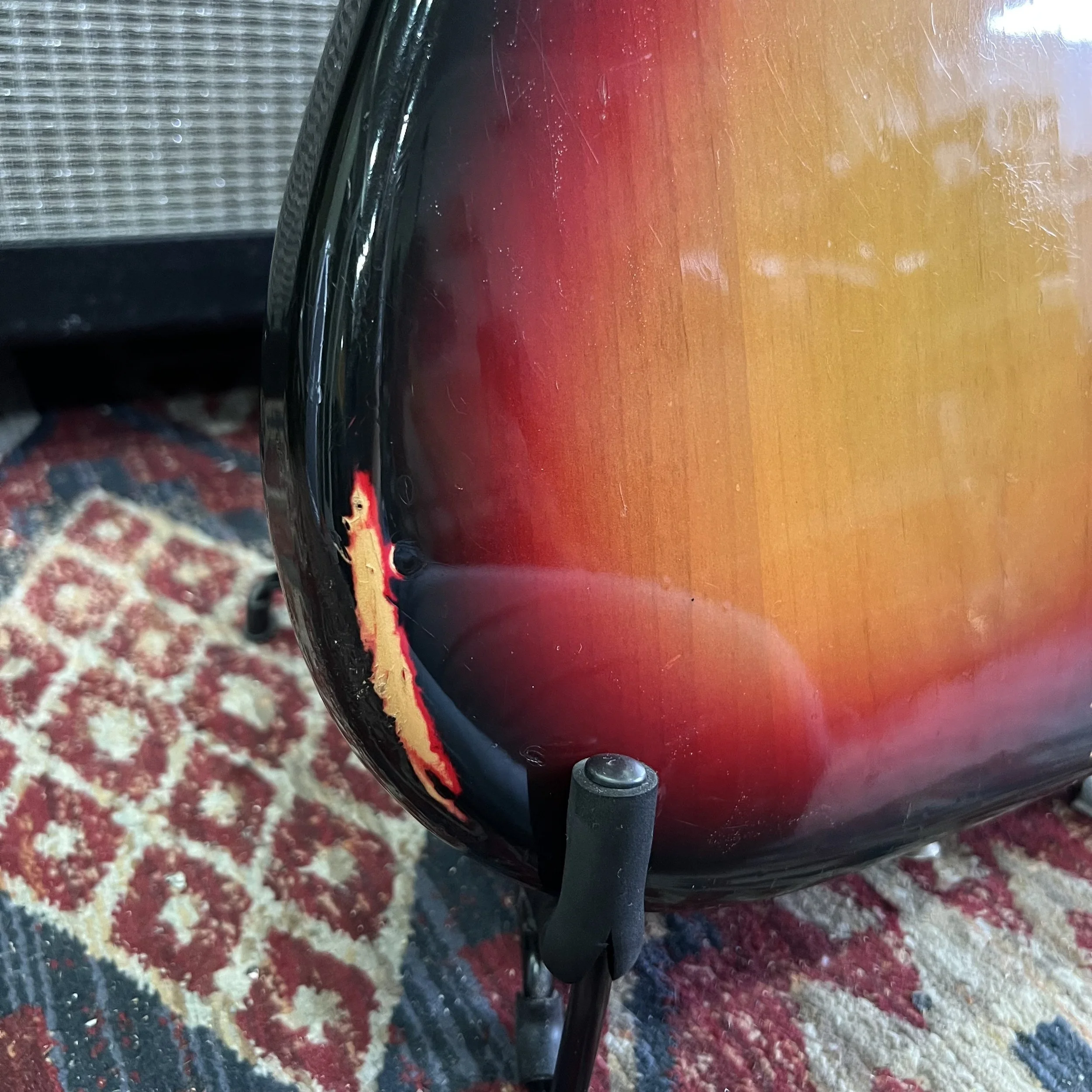 Fender-Precision-Bass-3tonesunburst-08.jpeg