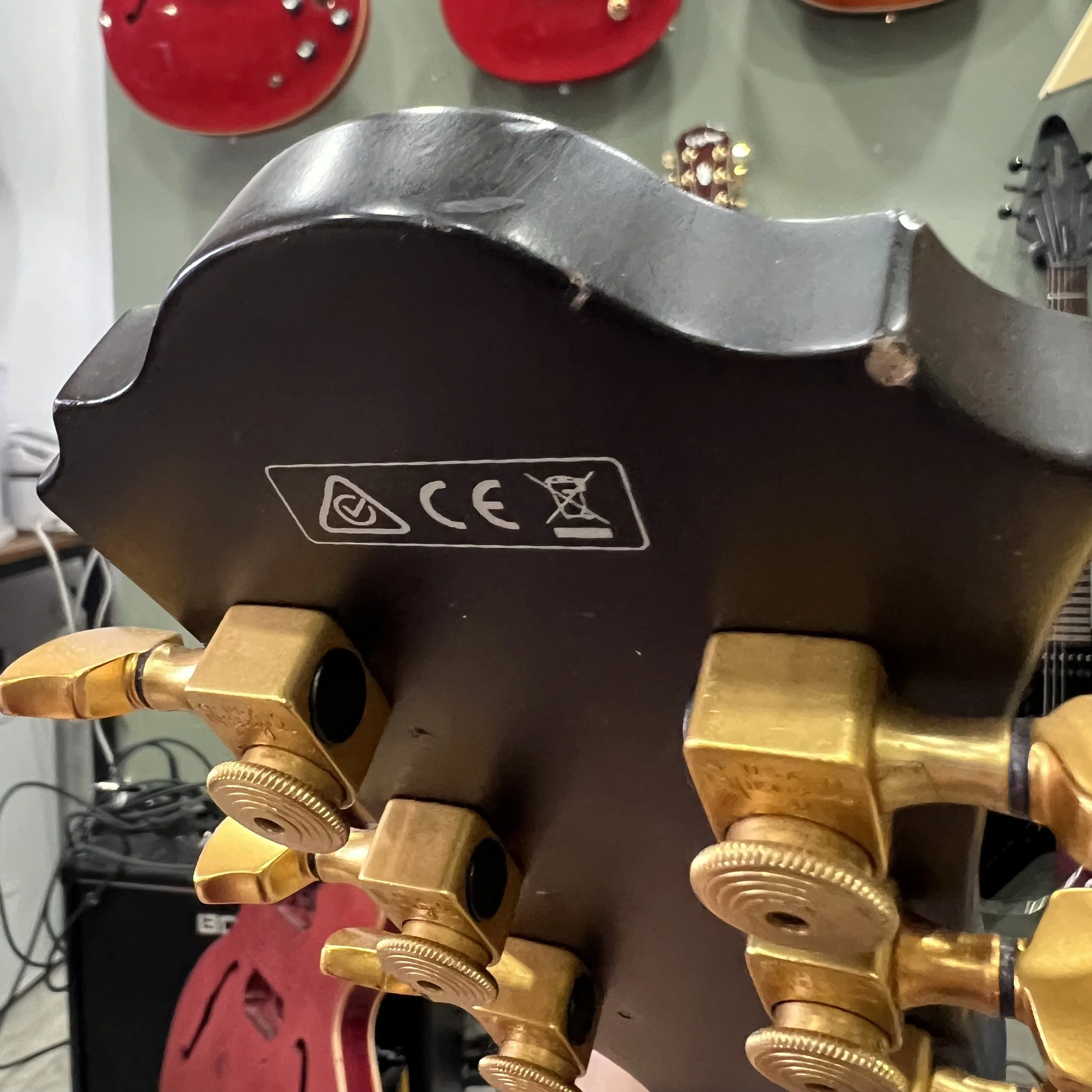 Ibanez-Artcore-AS53-TKF-5R-03-Walnut-Guitar-013.jpeg