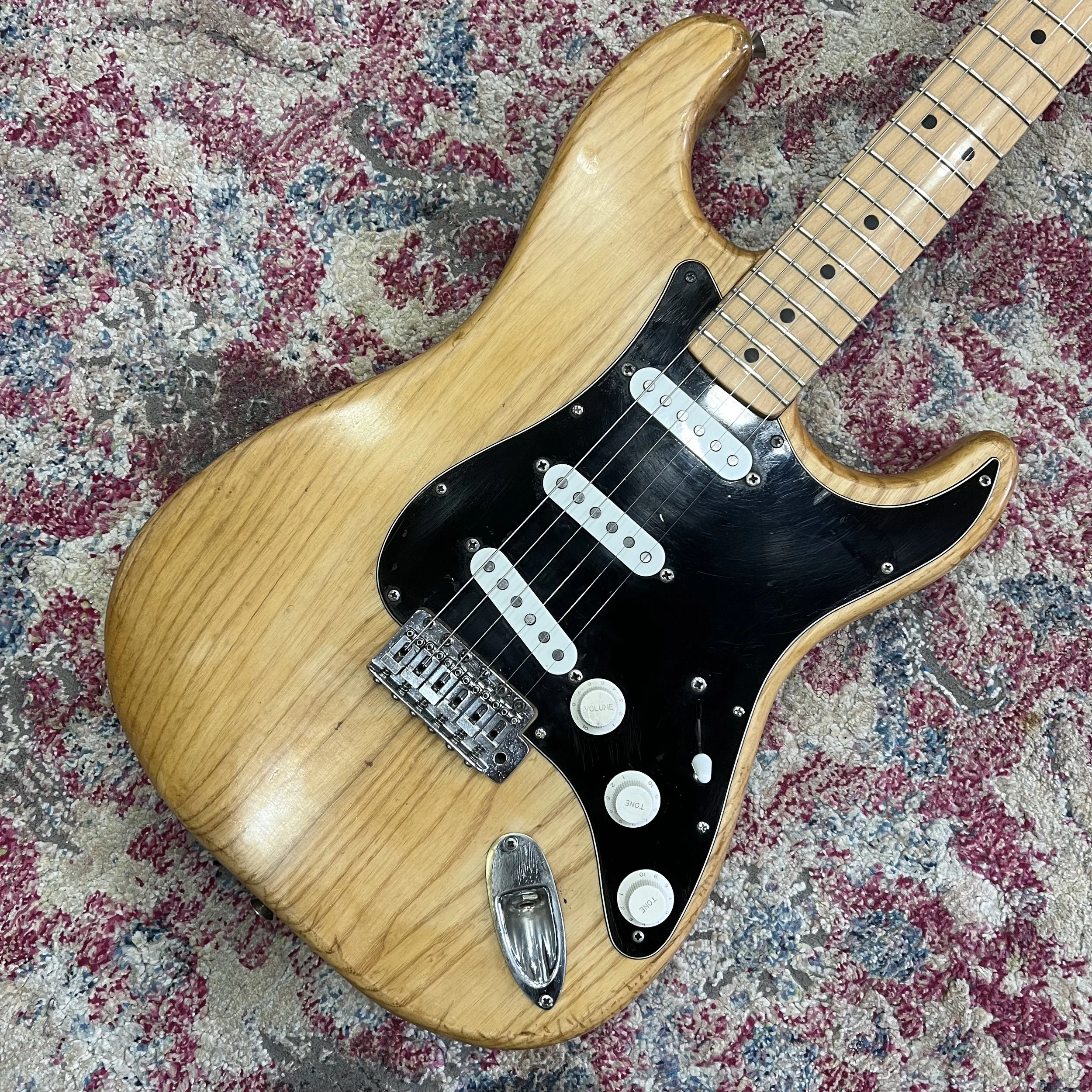 Fender70sStratocasterNatural_02.jpeg