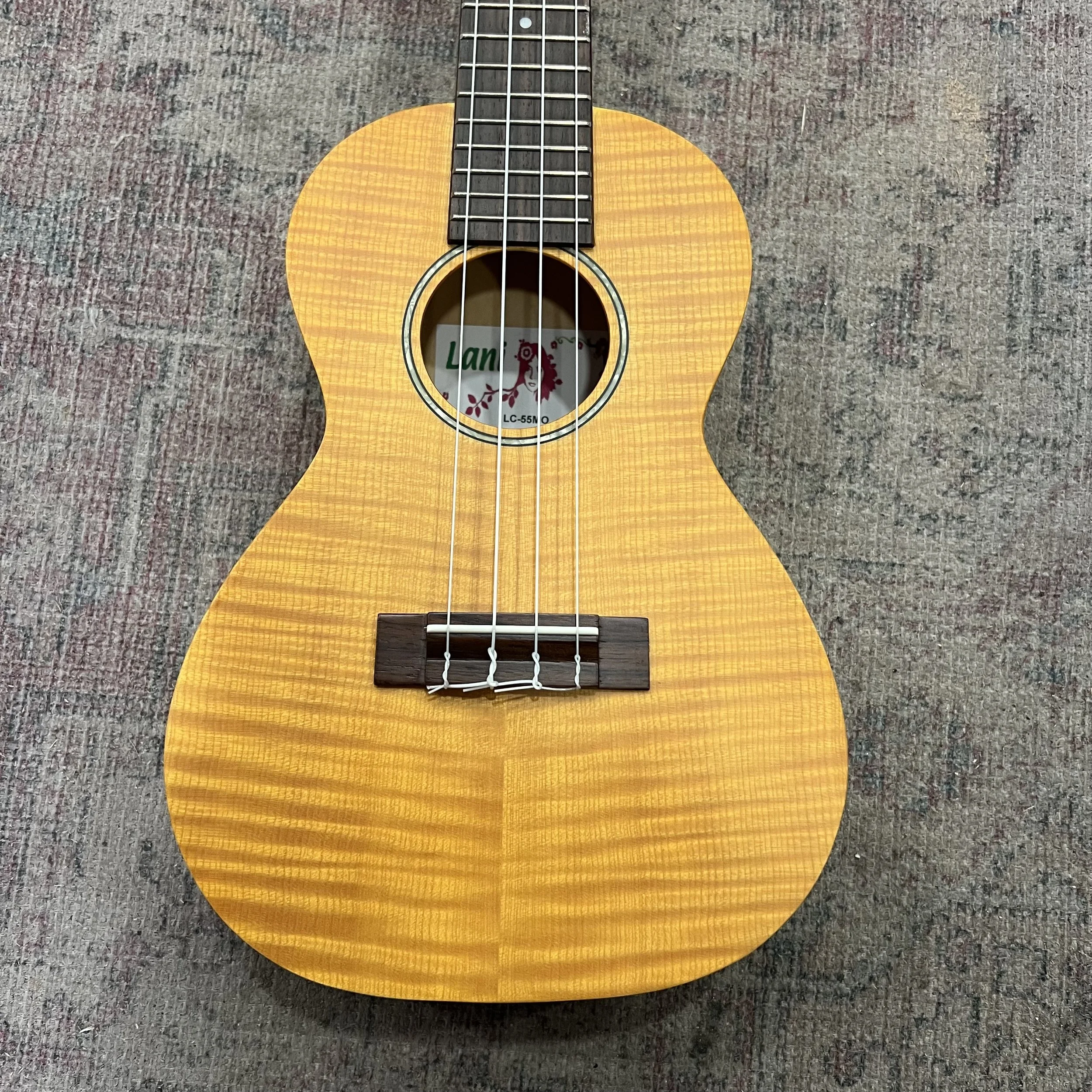 Lani-ukulele-concert-LC55MO-black-case-06.jpeg