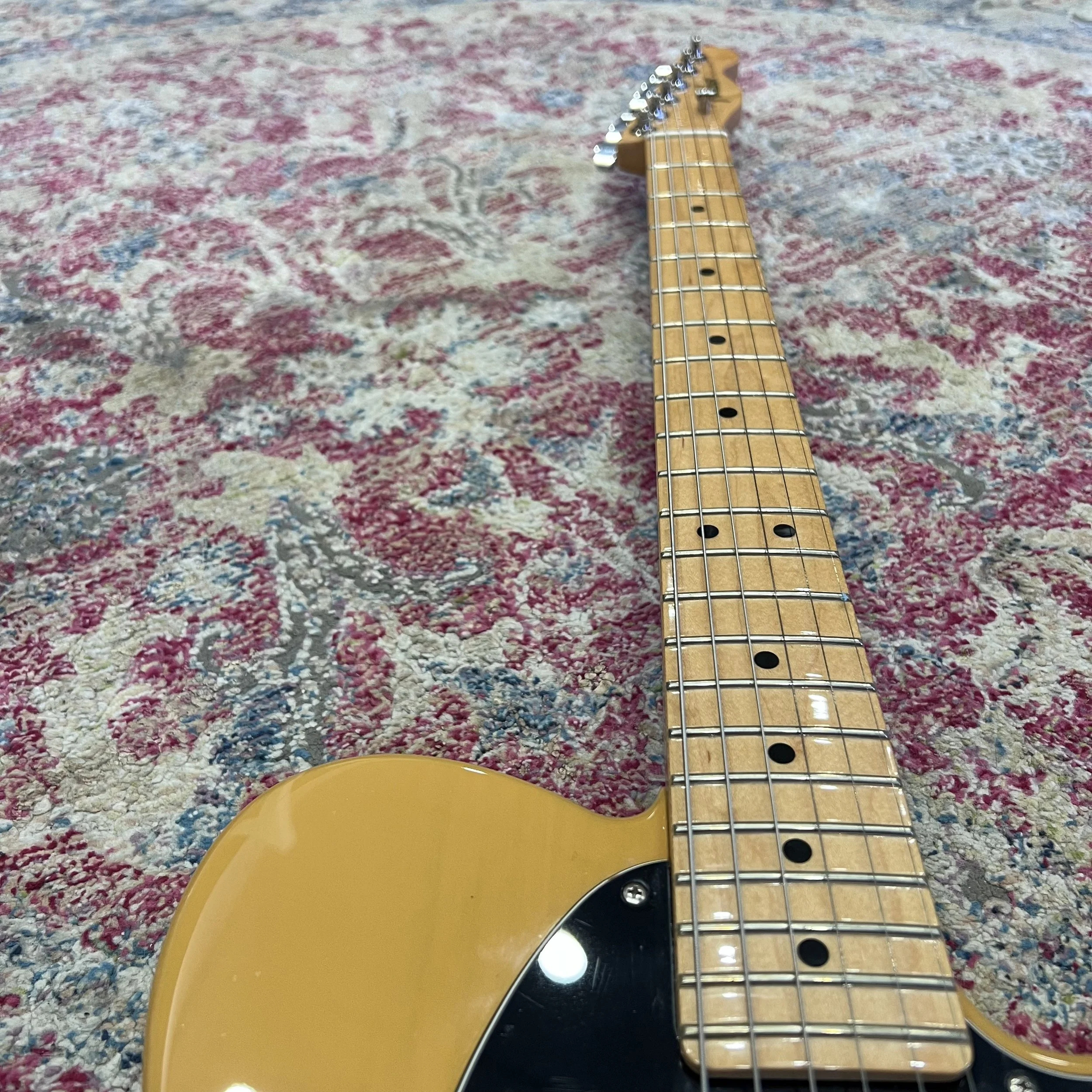FenderPlayerTelecasterButterscotchBlonde_05.jpeg