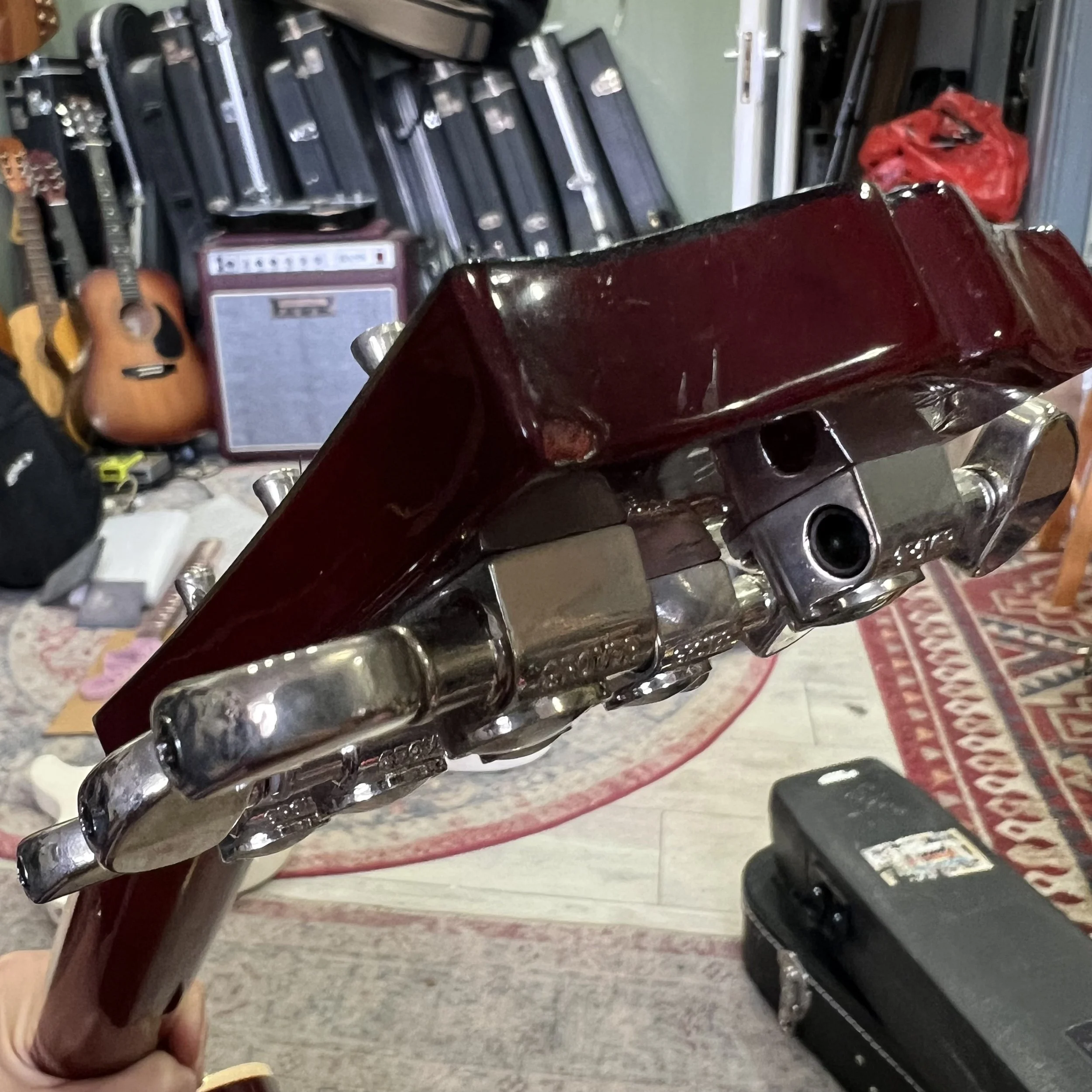 Gibson-LesPaul-Classic-Electric-Guitar-Cherry-Red-012.jpeg