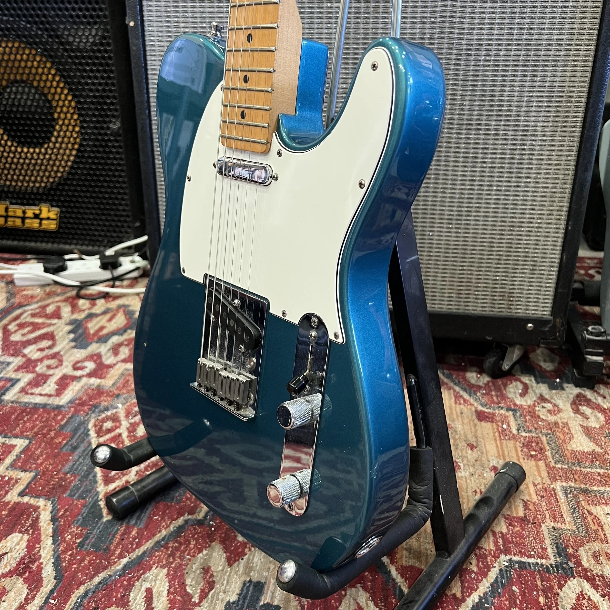 Fender-Telecaster-USA-Electric-Guitar-OceanTurquiose-05.jpeg
