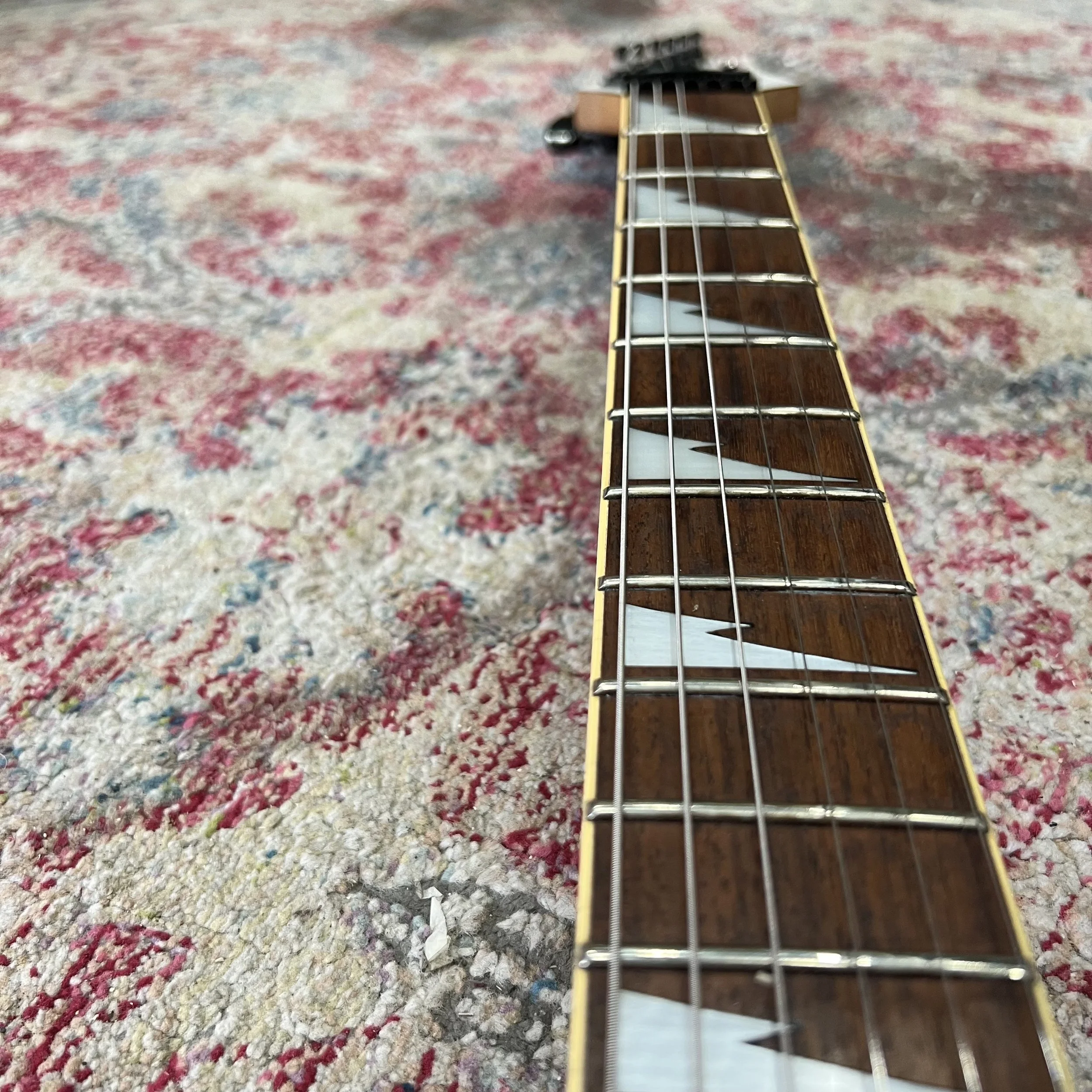 Ibanez-RG350-DXSeries-Guitar-White-6.jpeg