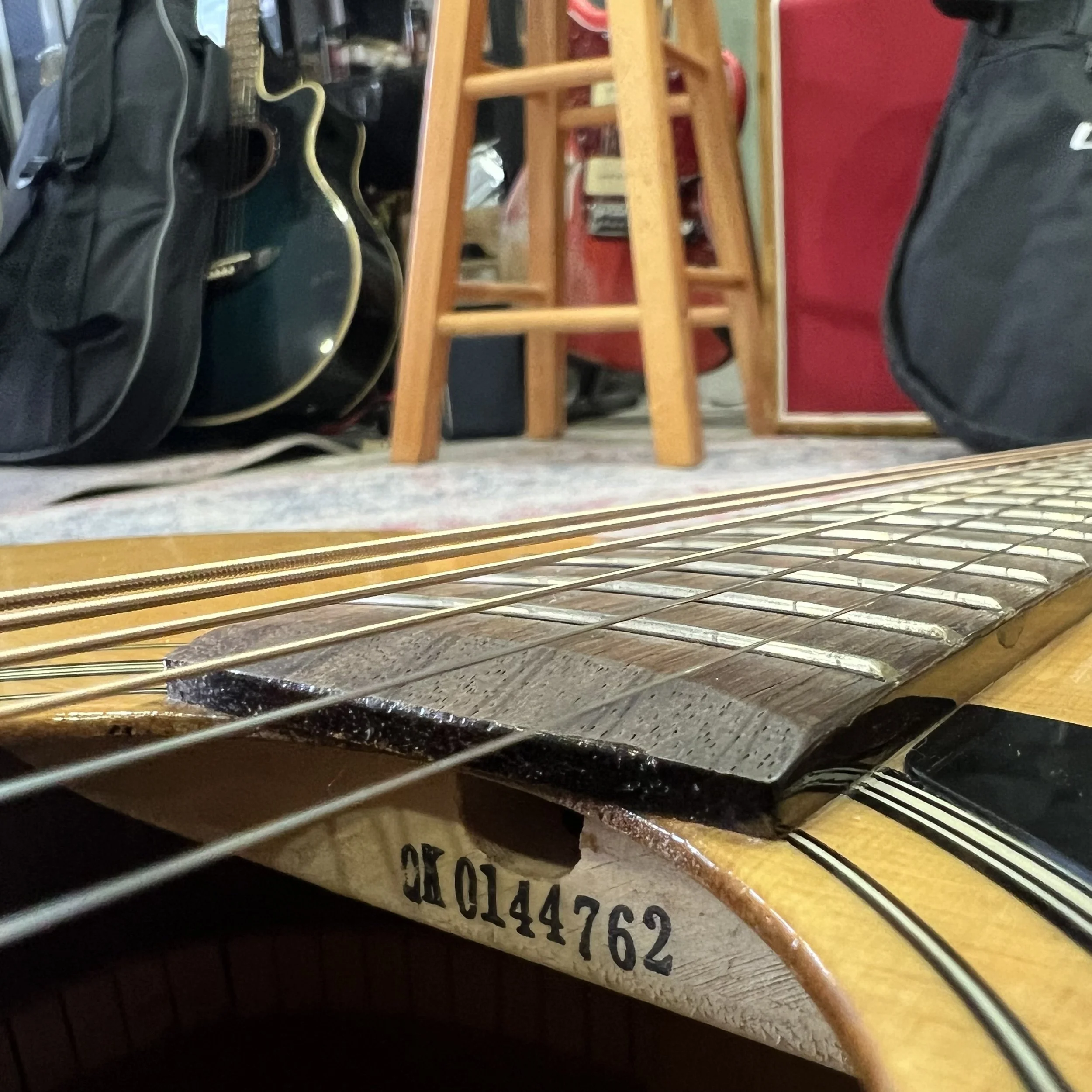 Yamaha-F310-acoustic-natural-gloss-08.jpeg