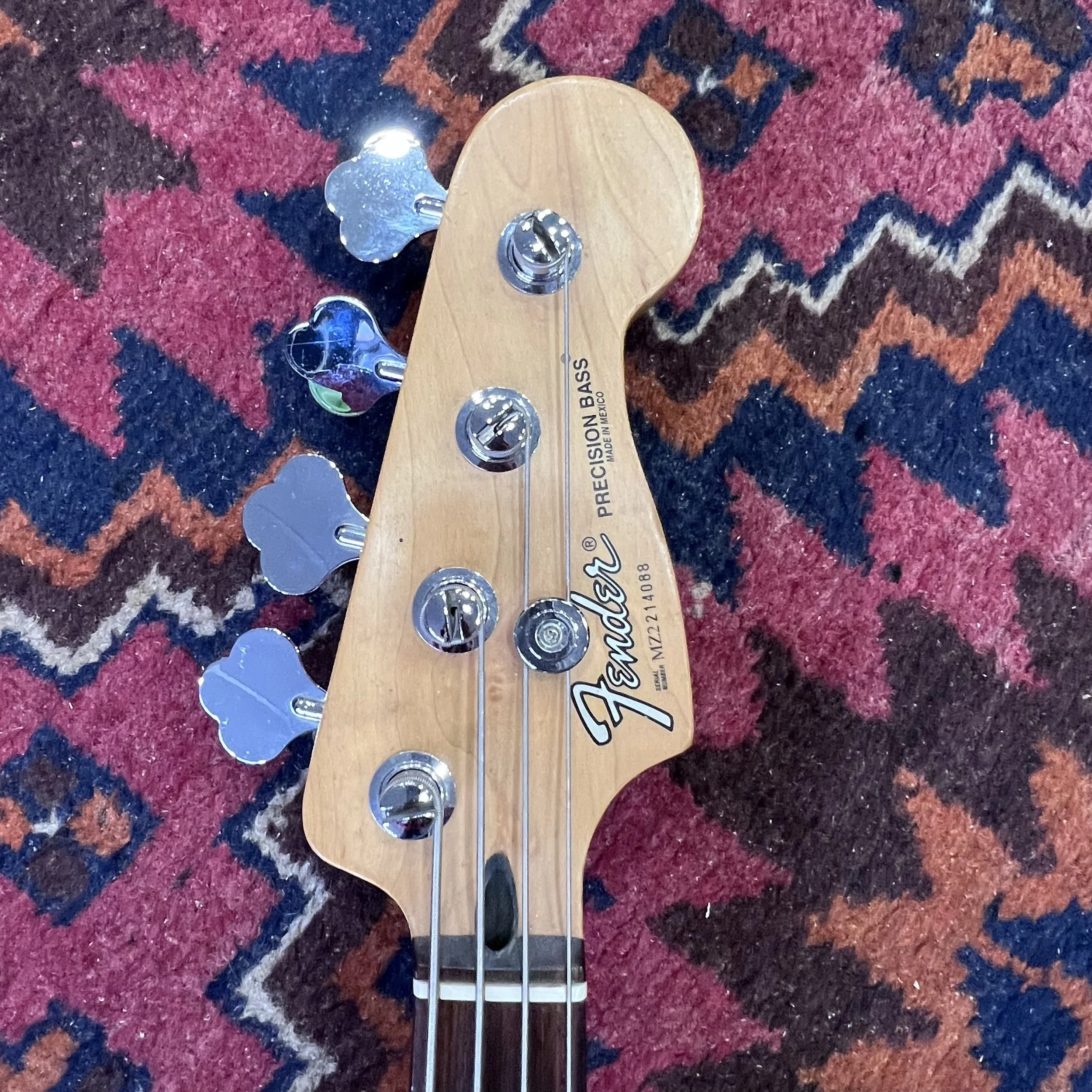 FenderFrankenbass_black_06.jpeg