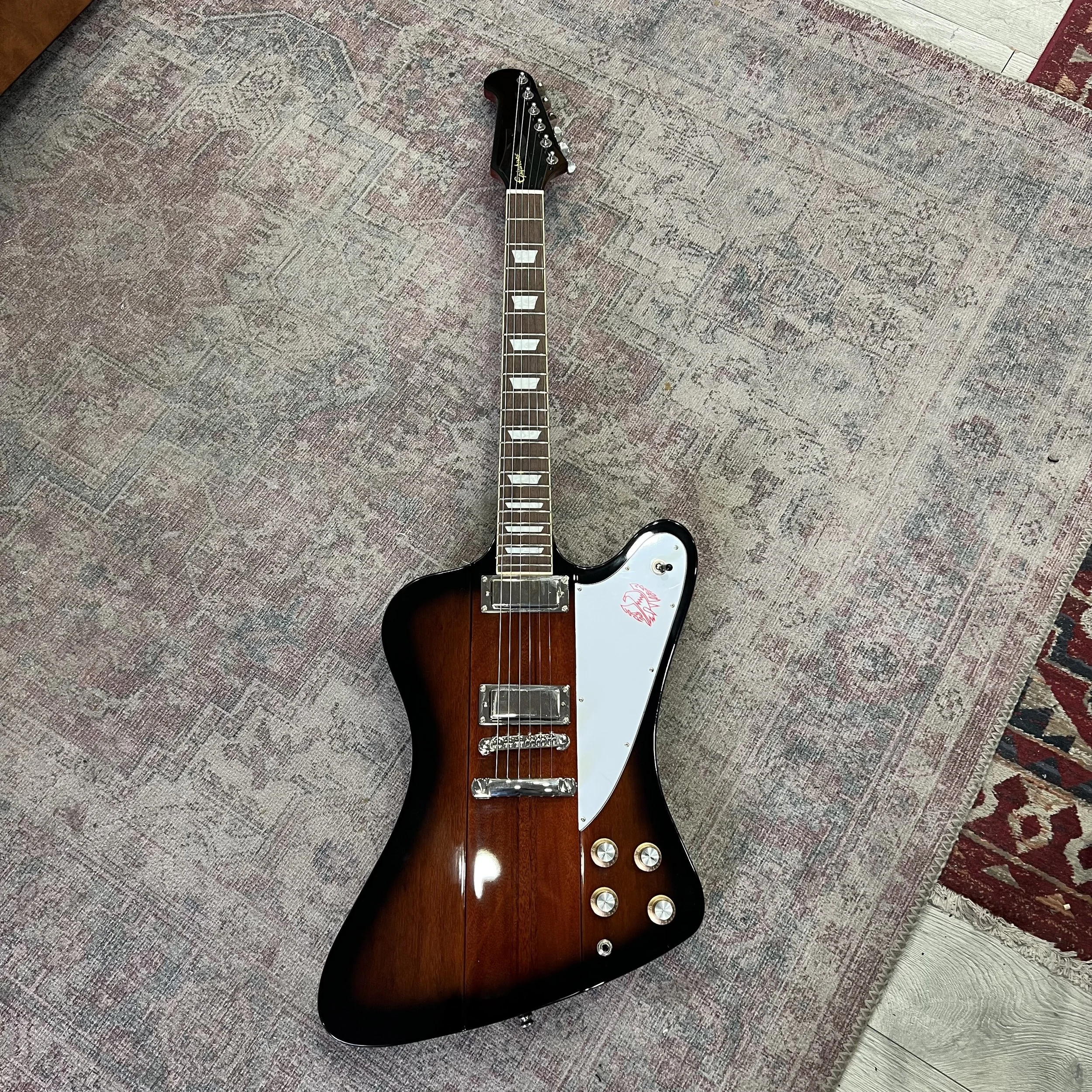 Epiphone-Firebird-Vintage-Sunburst-01.jpeg