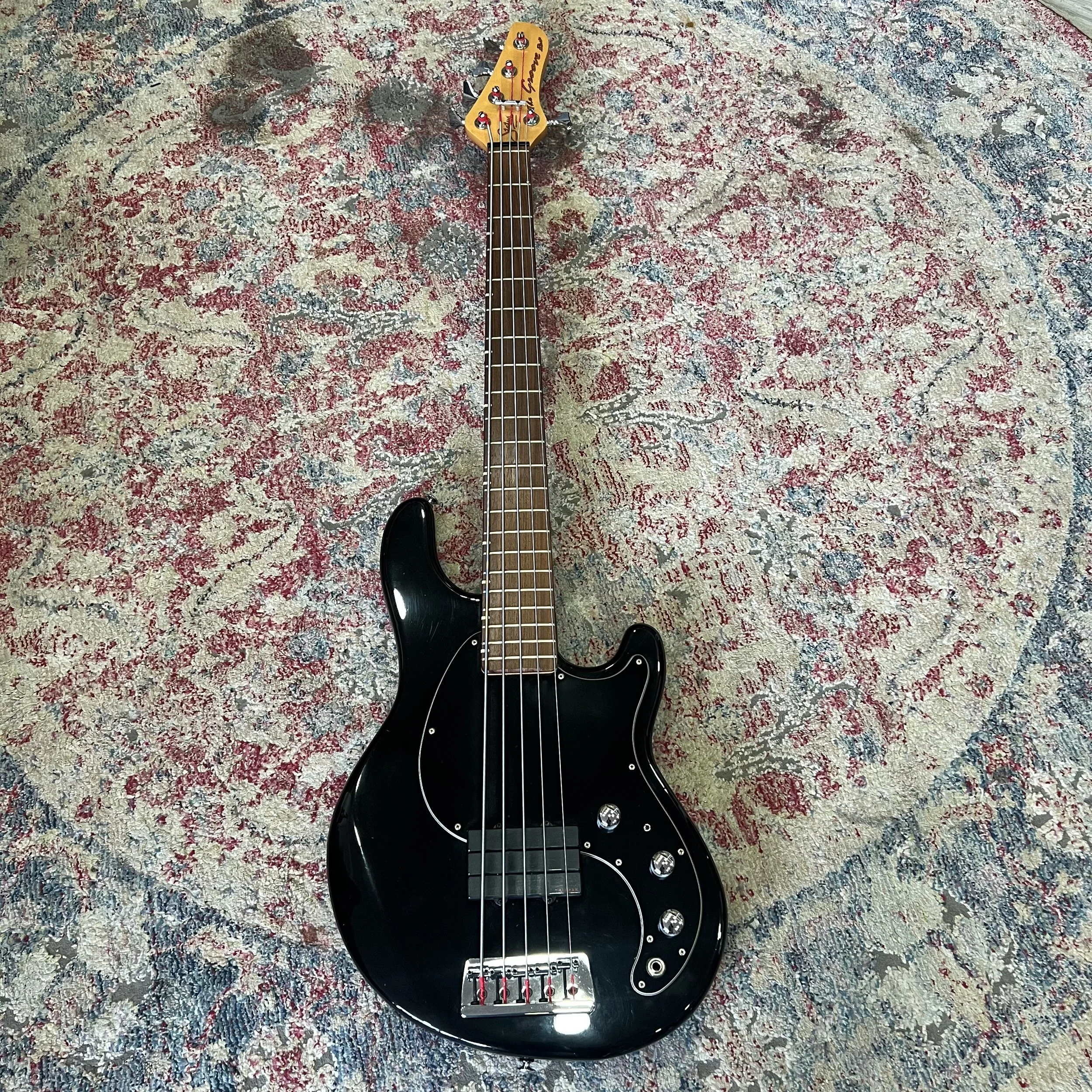 Status-The-Groove-Bass-Guitar-Black-01.jpeg