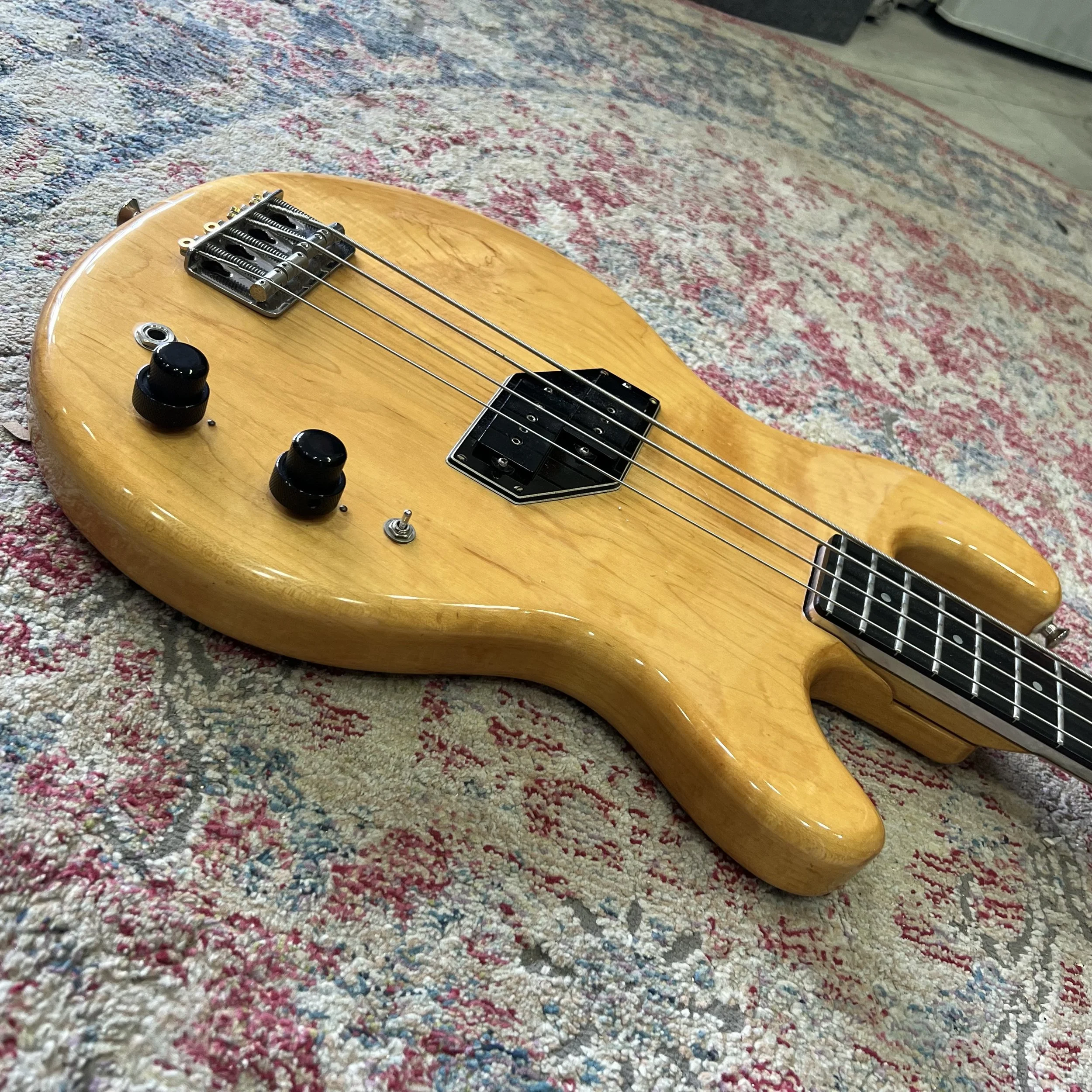 Kramer-Bass-Natural-Wood-Bass-Guitar-06.jpeg