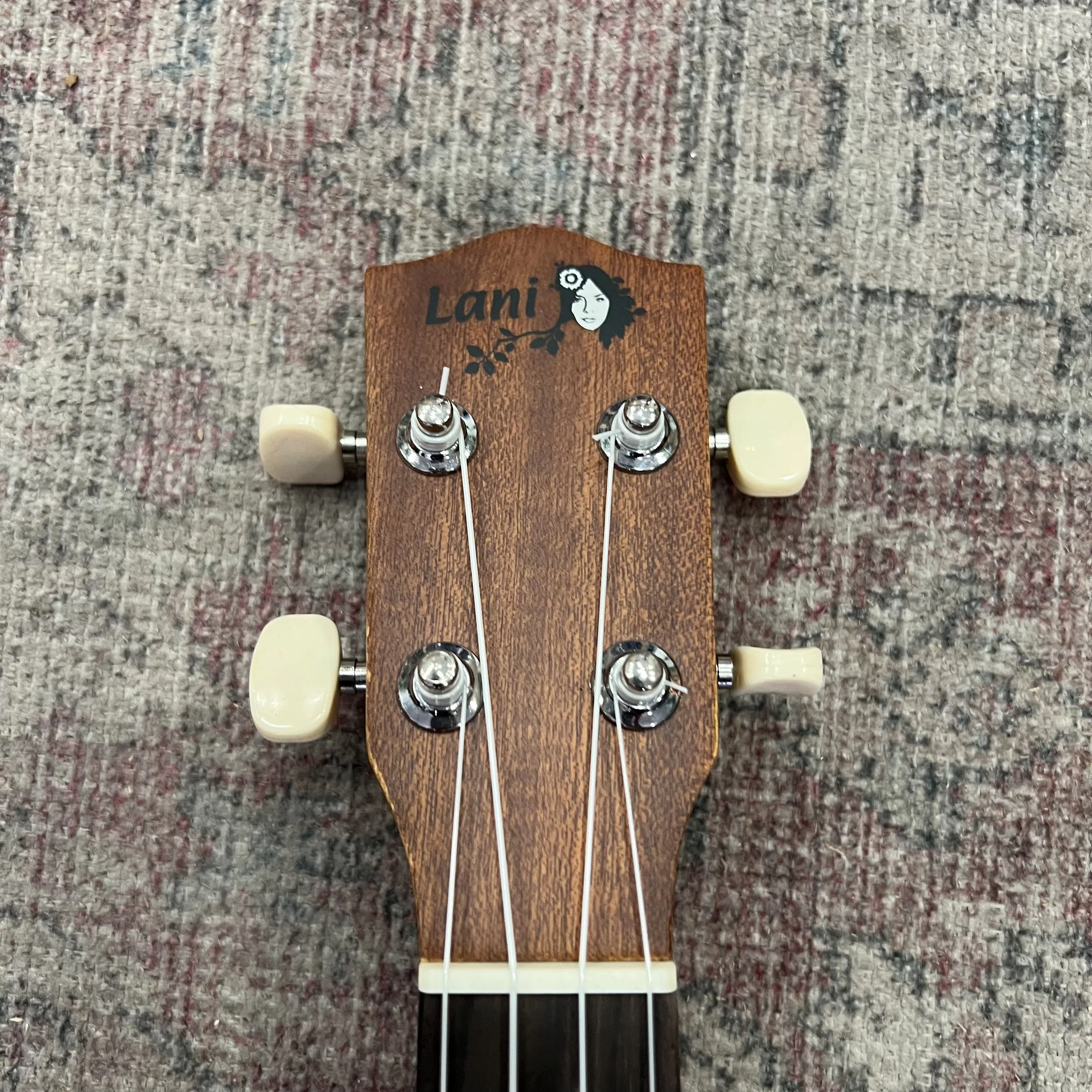 Lani-ukulele-concert-LC55MO-tweed-case-08.jpeg