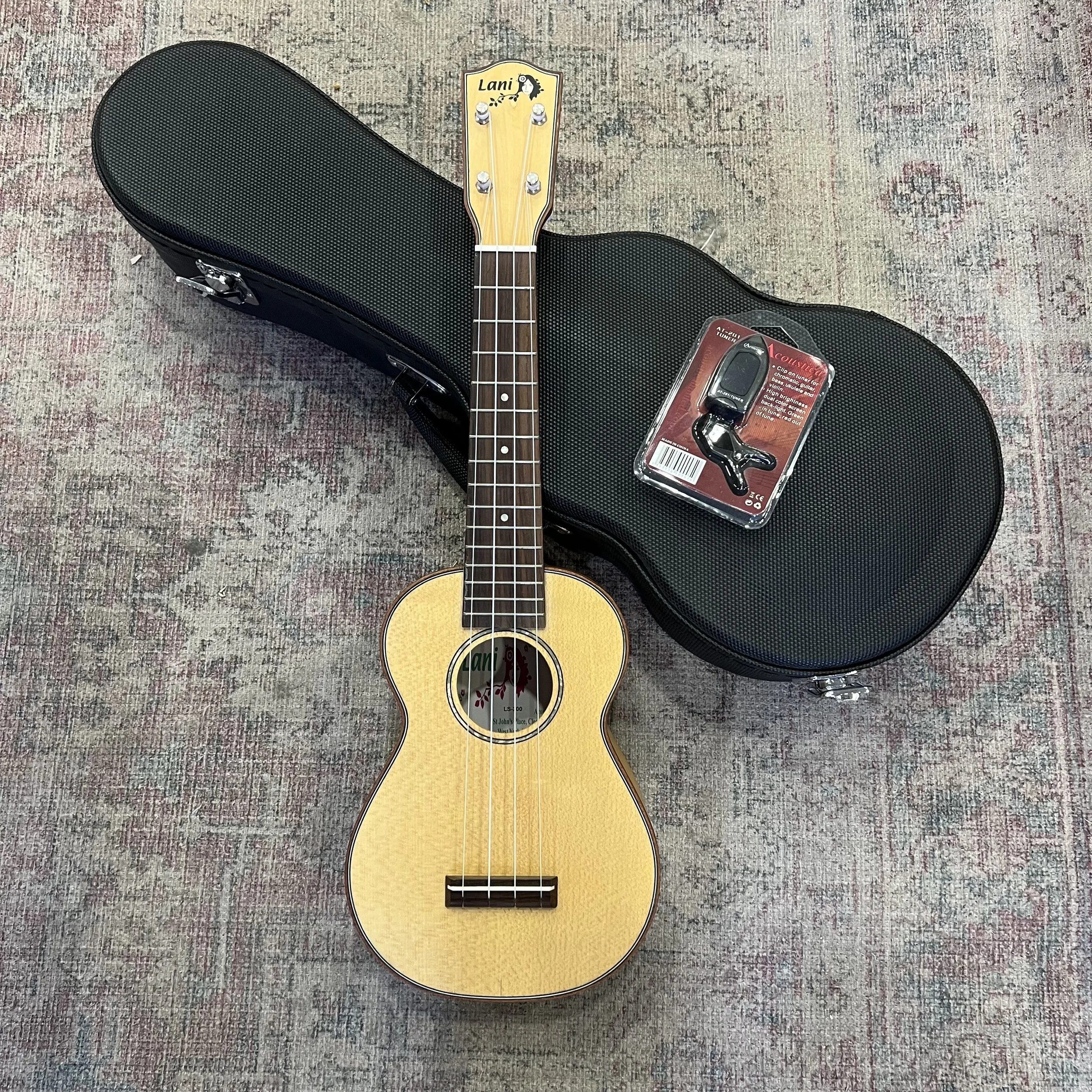 Lani-ukulele-soprano-ls200-black-case-01.jpeg