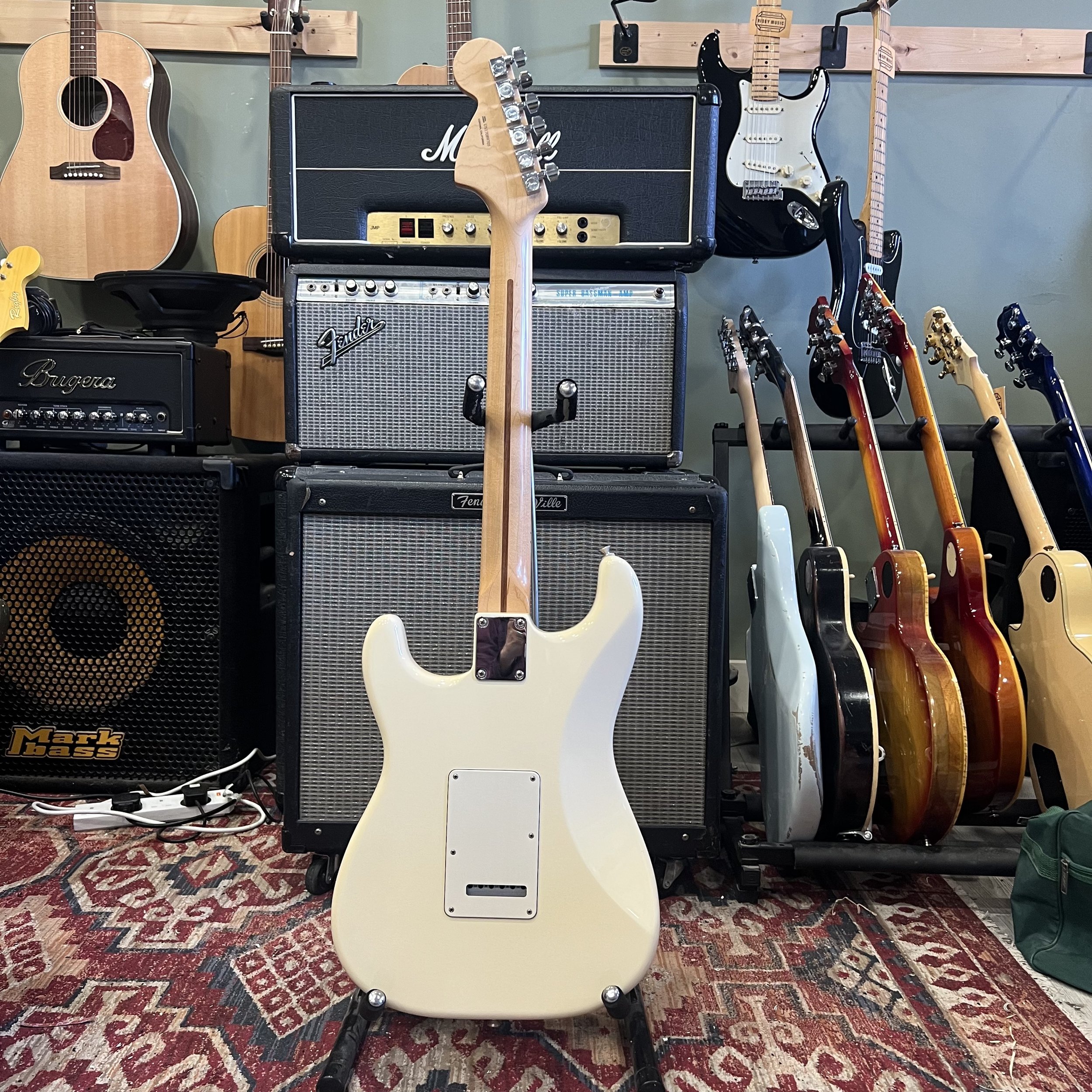 Fender-AmPro-Stratocaster-Electric-Guitar-OlympicWhite-05.jpeg